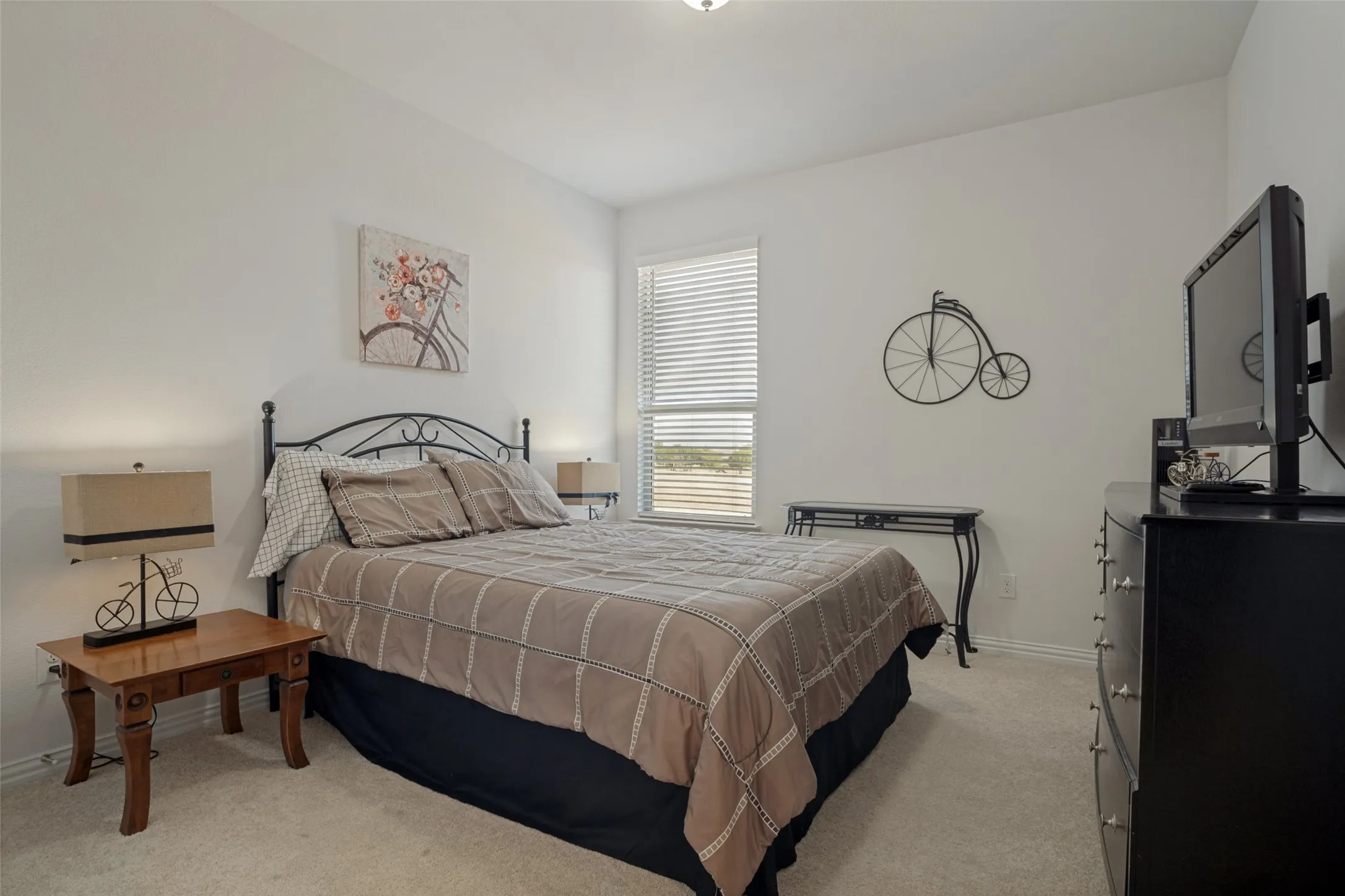 Single Family Residence For Sale in Denton County , 1238 Stagecoach Trail, Justin, Texas 76247, 5 Bedroom, 3 Bathroom, 2 Garage spaces, 2,779 Sqft, built in 2022, mls#21380846, Real Estate Agent in Justin, Homes For Sale in Denton county, Homes For Sale in Justin, Realtor in Justin Texas, Real Estate Brokerage Independent Realty Texas, Luminita Cordes Realtor