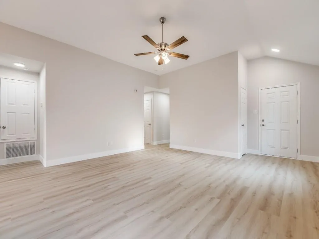 Single Family Residence For Sale in Denton County , 5551 Exeter Drive, Prosper, Texas 75078, 3 Bedroom, 2 Bathroom, 2 Garage spaces, 1,554 Sqft, built in 2008, mls#21369593, Real Estate Agent in Prosper, Homes For Sale in Denton county, Homes For Sale in Prosper, Realtor in Prosper Texas, Real Estate Brokerage Independent Realty Texas, Luminita Cordes Realtor
