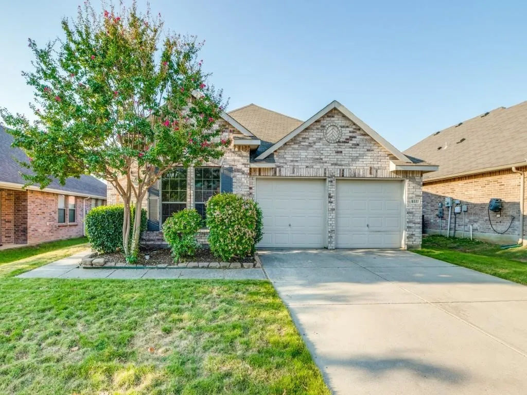 Single Family Residence For Sale in Denton County , 5551 Exeter Drive, Prosper, Texas 75078, 3 Bedroom, 2 Bathroom, 2 Garage spaces, 1,554 Sqft, built in 2008, mls#21369593, Real Estate Agent in Prosper, Homes For Sale in Denton county, Homes For Sale in Prosper, Realtor in Prosper Texas, Real Estate Brokerage Independent Realty Texas, Luminita Cordes Realtor