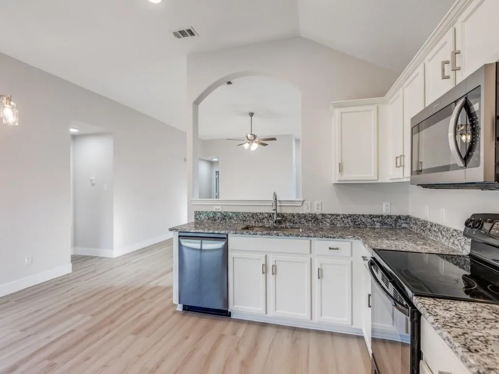 Single Family Residence For Sale in Denton County , 5551 Exeter Drive, Prosper, Texas 75078, 3 Bedroom, 2 Bathroom, 2 Garage spaces, 1,554 Sqft, built in 2008, mls#21369593, Real Estate Agent in Prosper, Homes For Sale in Denton county, Homes For Sale in Prosper, Realtor in Prosper Texas, Real Estate Brokerage Independent Realty Texas, Luminita Cordes Realtor