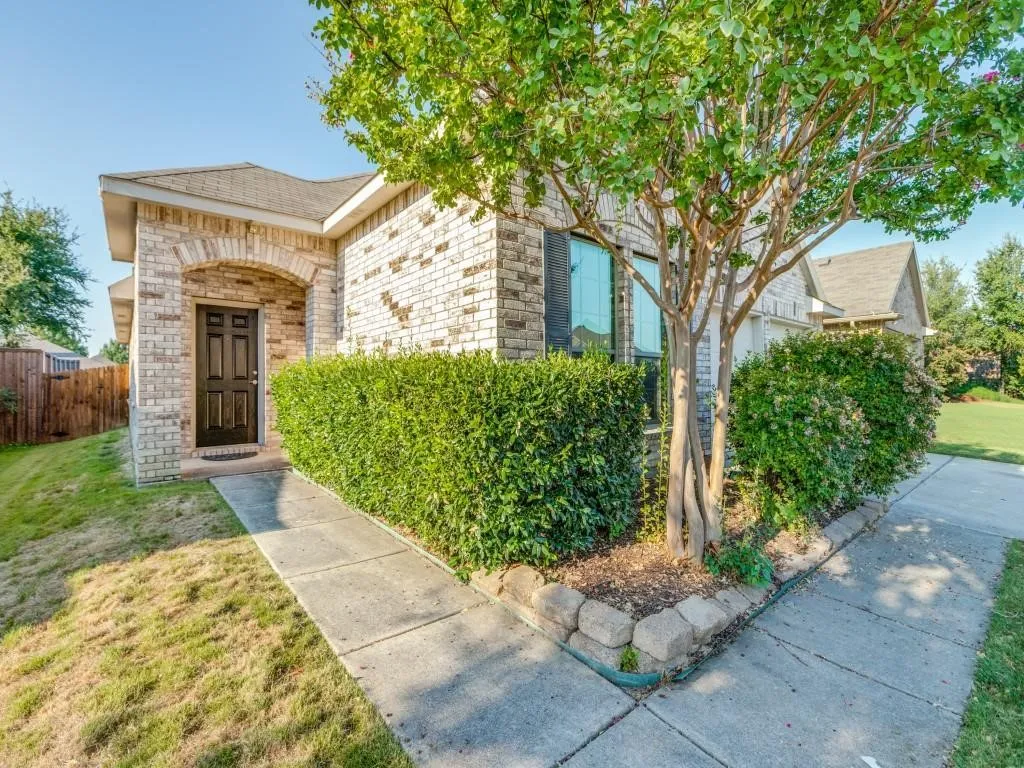 Single Family Residence For Sale in Denton County , 5551 Exeter Drive, Prosper, Texas 75078, 3 Bedroom, 2 Bathroom, 2 Garage spaces, 1,554 Sqft, built in 2008, mls#21369593, Real Estate Agent in Prosper, Homes For Sale in Denton county, Homes For Sale in Prosper, Realtor in Prosper Texas, Real Estate Brokerage Independent Realty Texas, Luminita Cordes Realtor