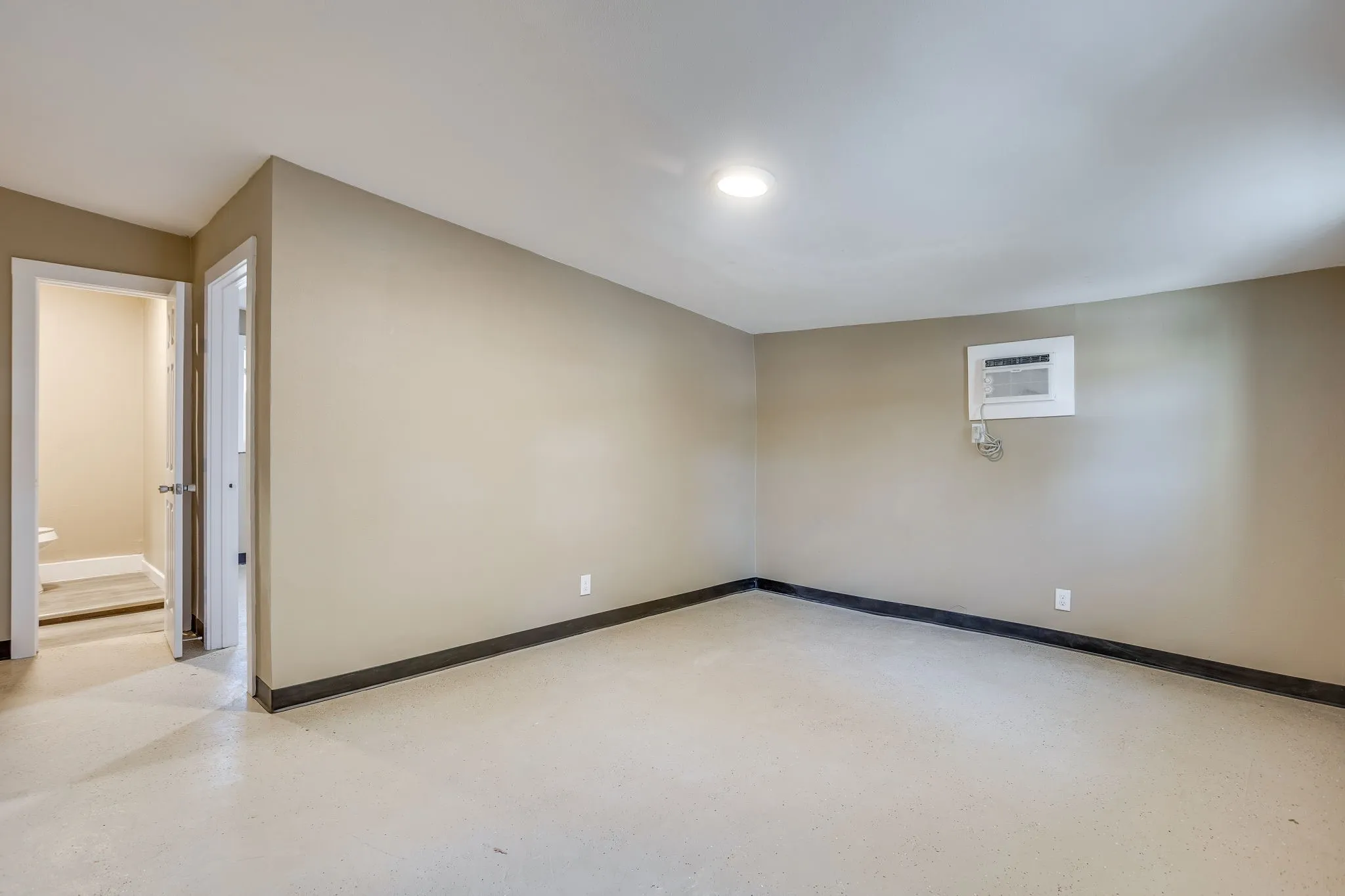 Business For Sale in Palo Pinto County , 3690 N Oak, Mineral Wells, Texas 76067, 0, 0, Garage spaces, 0 Sqft, built in 1958, mls#21380537, Real Estate Agent in Mineral Wells, Homes For Sale in Palo Pinto county, Homes For Sale in Mineral Wells, Realtor in Mineral Wells Texas, Real Estate Brokerage Independent Realty Texas, Luminita Cordes Realtor