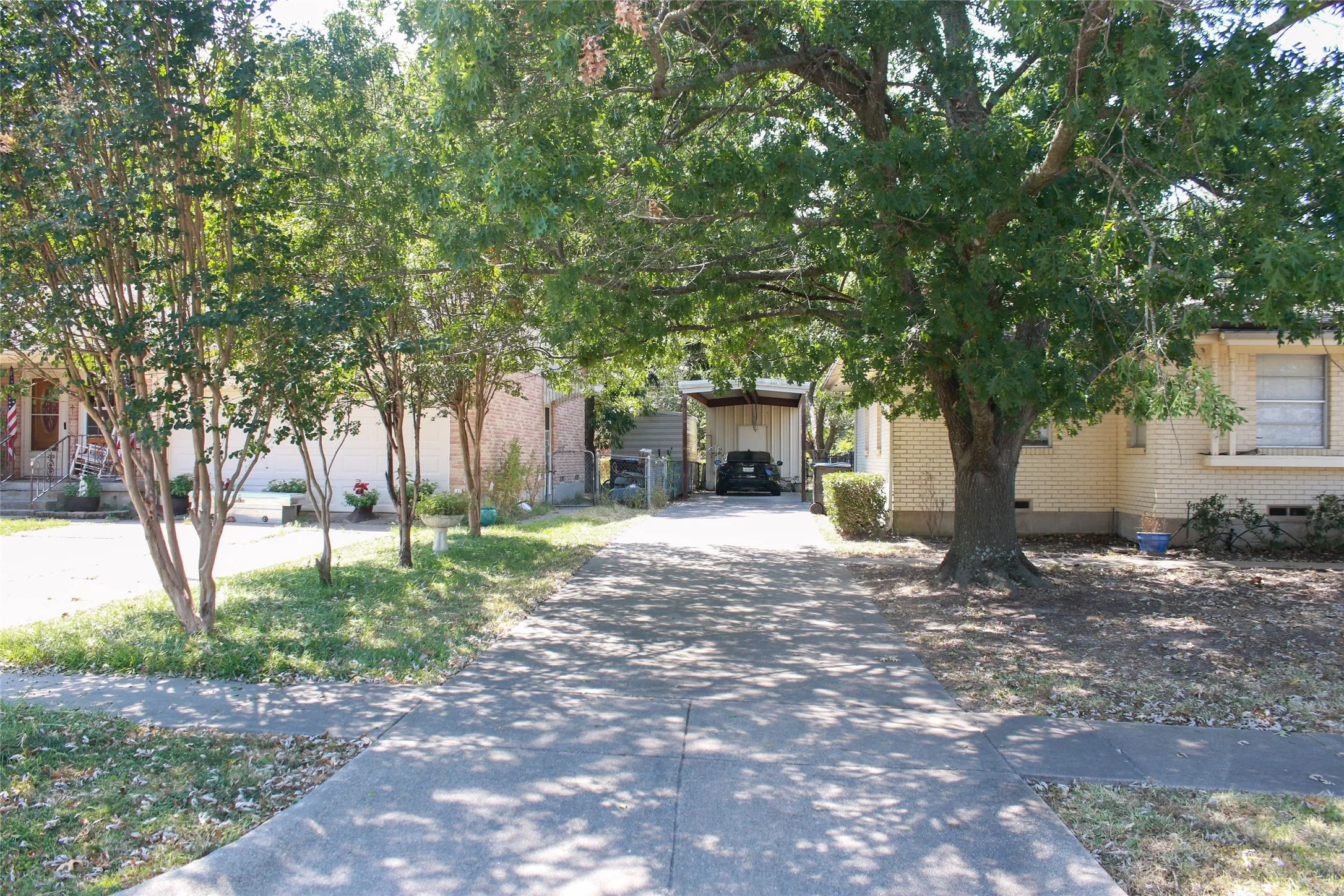 Single Family Residence For Sale in Hunt County , 1417 williamsburg Road, Greenville, Texas 75401, 3 Bedroom, 2 Bathroom, Garage spaces, 1,360 Sqft, built in 1960, mls#21371104, Real Estate Agent in Greenville, Homes For Sale in Hunt county, Homes For Sale in Greenville, Realtor in Greenville Texas, Real Estate Brokerage Independent Realty Texas, Luminita Cordes Realtor