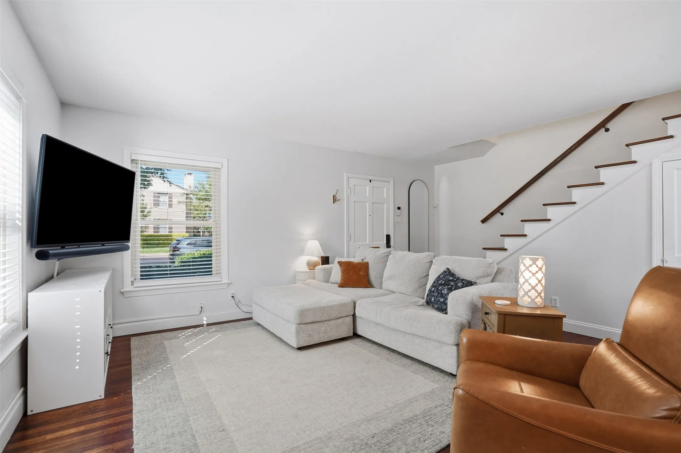 Condominium For Sale in Dallas County , 6363 Bordeaux Avenue, Dallas, Texas 75209, 2 Bedroom, 1 Bathroom, Garage spaces, 1,037 Sqft, built in 1951, mls#21377000, Real Estate Agent in Dallas, Homes For Sale in Dallas county, Homes For Sale in Dallas, Realtor in Dallas Texas, Real Estate Brokerage Independent Realty Texas, Luminita Cordes Realtor