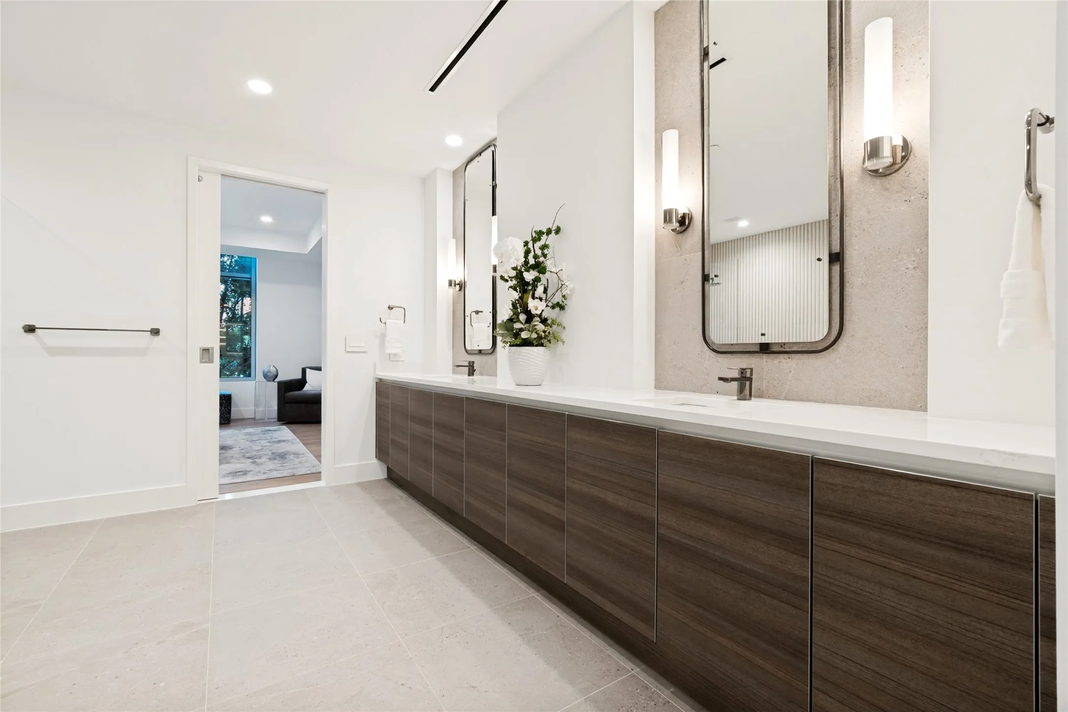 Condominium For Sale in Dallas County , 2025 Woodall Rodgers Freeway 23, Dallas, Texas 75201, 2 Bedroom, 3 Bathroom, 3 Garage spaces, 2,395 Sqft, built in 2014, mls#21380584, Real Estate Agent in Dallas, Homes For Sale in Dallas county, Homes For Sale in Dallas, Realtor in Dallas Texas, Real Estate Brokerage Independent Realty Texas, Luminita Cordes Realtor