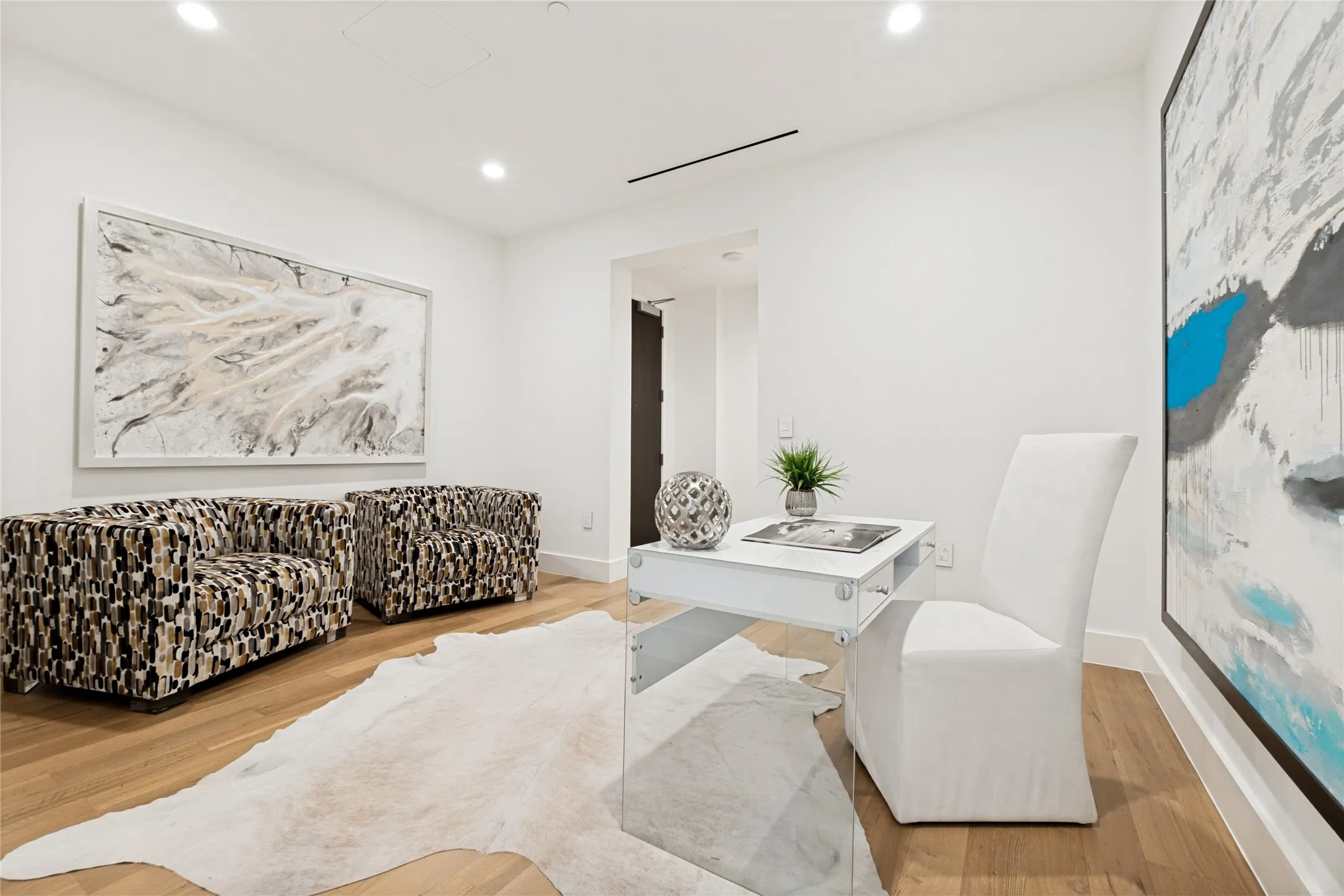 Condominium For Sale in Dallas County , 2025 Woodall Rodgers Freeway 23, Dallas, Texas 75201, 2 Bedroom, 3 Bathroom, 3 Garage spaces, 2,395 Sqft, built in 2014, mls#21380584, Real Estate Agent in Dallas, Homes For Sale in Dallas county, Homes For Sale in Dallas, Realtor in Dallas Texas, Real Estate Brokerage Independent Realty Texas, Luminita Cordes Realtor