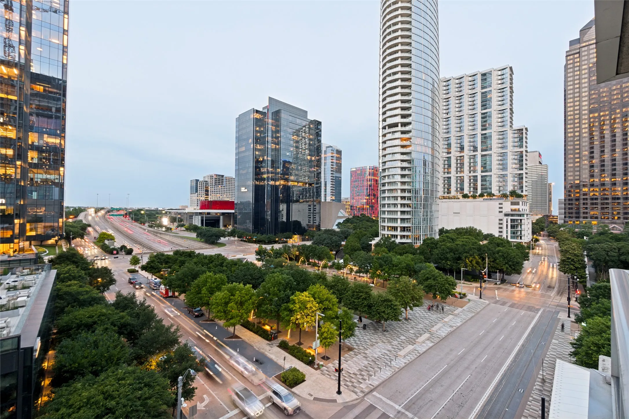 Condominium For Sale in Dallas County , 2025 Woodall Rodgers Freeway 23, Dallas, Texas 75201, 2 Bedroom, 3 Bathroom, 3 Garage spaces, 2,395 Sqft, built in 2014, mls#21380584, Real Estate Agent in Dallas, Homes For Sale in Dallas county, Homes For Sale in Dallas, Realtor in Dallas Texas, Real Estate Brokerage Independent Realty Texas, Luminita Cordes Realtor