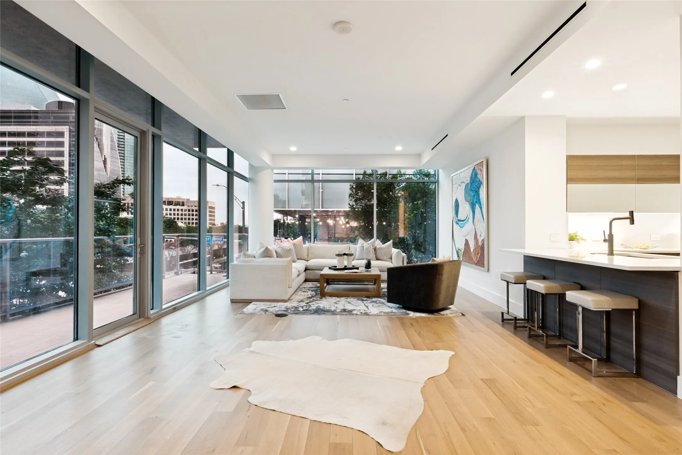 Condominium For Sale in Dallas County , 2025 Woodall Rodgers Freeway 23, Dallas, Texas 75201, 2 Bedroom, 3 Bathroom, 3 Garage spaces, 2,395 Sqft, built in 2014, mls#21380584, Real Estate Agent in Dallas, Homes For Sale in Dallas county, Homes For Sale in Dallas, Realtor in Dallas Texas, Real Estate Brokerage Independent Realty Texas, Luminita Cordes Realtor