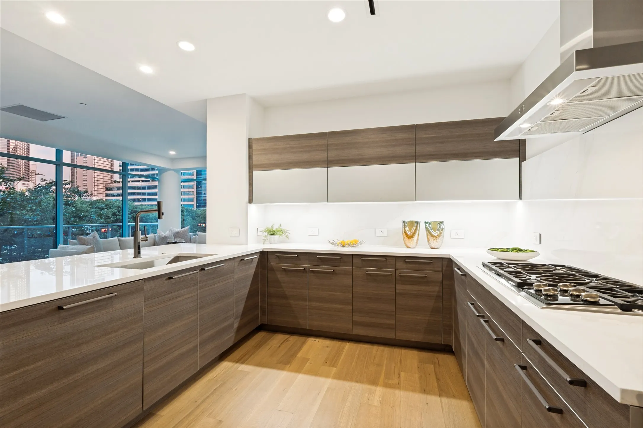 Condominium For Sale in Dallas County , 2025 Woodall Rodgers Freeway 23, Dallas, Texas 75201, 2 Bedroom, 3 Bathroom, 3 Garage spaces, 2,395 Sqft, built in 2014, mls#21380584, Real Estate Agent in Dallas, Homes For Sale in Dallas county, Homes For Sale in Dallas, Realtor in Dallas Texas, Real Estate Brokerage Independent Realty Texas, Luminita Cordes Realtor