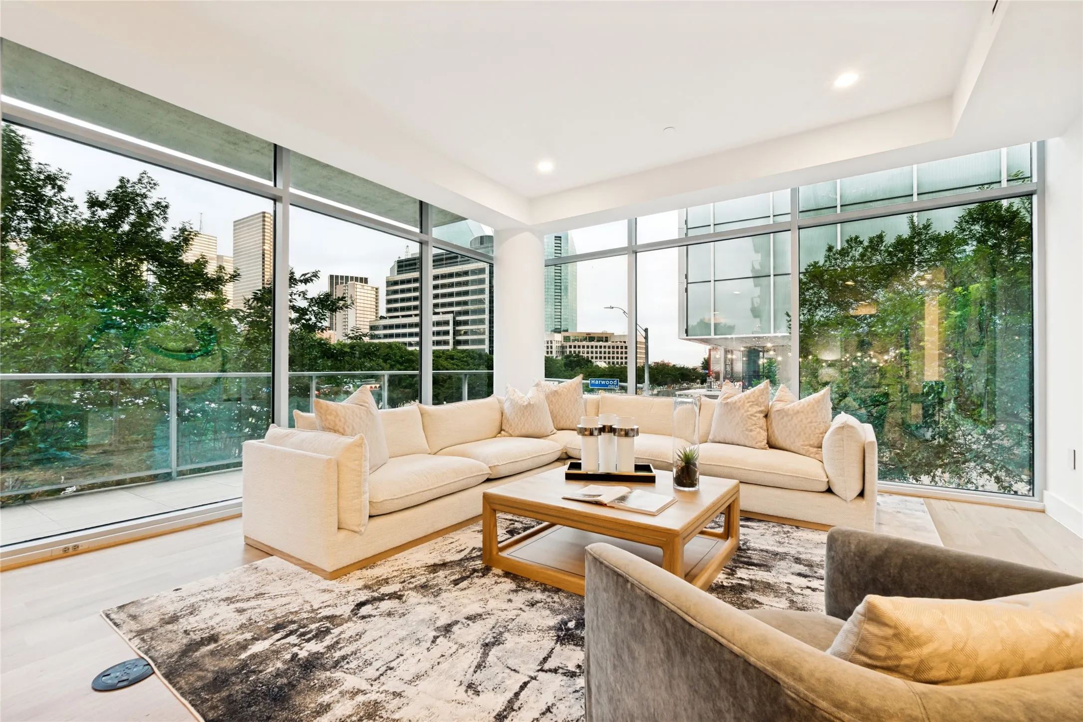 Condominium For Sale in Dallas County , 2025 Woodall Rodgers Freeway 23, Dallas, Texas 75201, 2 Bedroom, 3 Bathroom, 3 Garage spaces, 2,395 Sqft, built in 2014, mls#21380584, Real Estate Agent in Dallas, Homes For Sale in Dallas county, Homes For Sale in Dallas, Realtor in Dallas Texas, Real Estate Brokerage Independent Realty Texas, Luminita Cordes Realtor