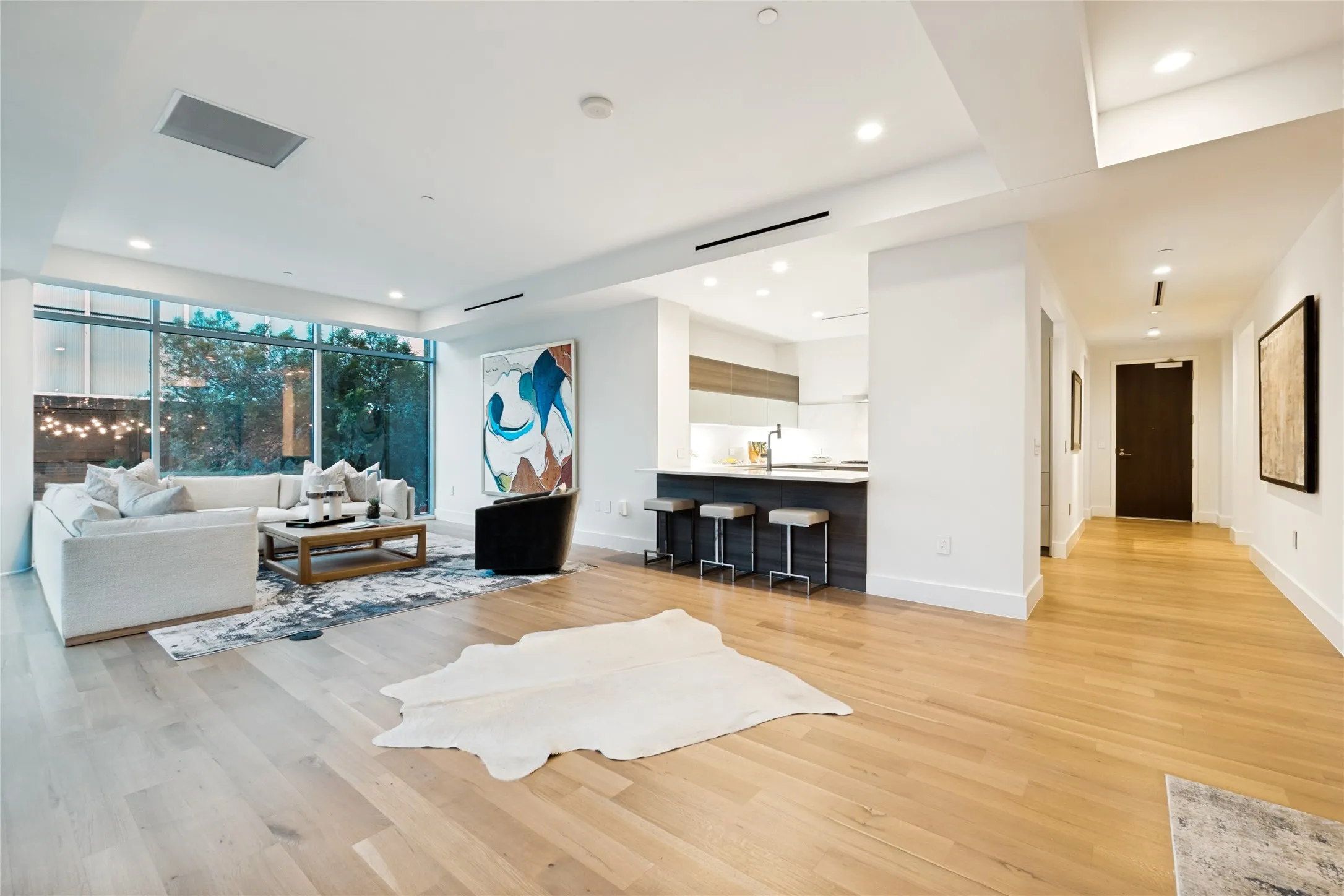 Condominium For Sale in Dallas County , 2025 Woodall Rodgers Freeway 23, Dallas, Texas 75201, 2 Bedroom, 3 Bathroom, 3 Garage spaces, 2,395 Sqft, built in 2014, mls#21380584, Real Estate Agent in Dallas, Homes For Sale in Dallas county, Homes For Sale in Dallas, Realtor in Dallas Texas, Real Estate Brokerage Independent Realty Texas, Luminita Cordes Realtor