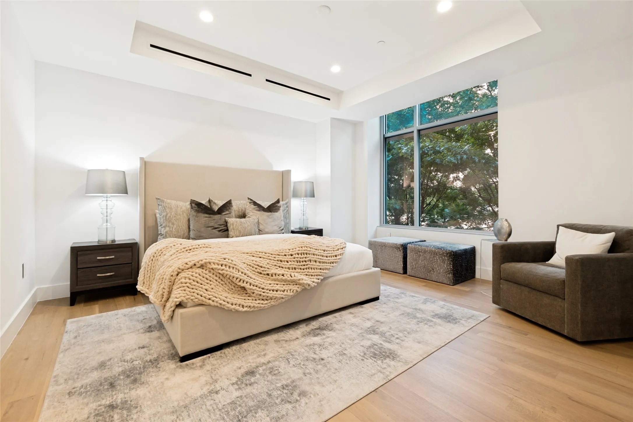 Condominium For Sale in Dallas County , 2025 Woodall Rodgers Freeway 23, Dallas, Texas 75201, 2 Bedroom, 3 Bathroom, 3 Garage spaces, 2,395 Sqft, built in 2014, mls#21380584, Real Estate Agent in Dallas, Homes For Sale in Dallas county, Homes For Sale in Dallas, Realtor in Dallas Texas, Real Estate Brokerage Independent Realty Texas, Luminita Cordes Realtor