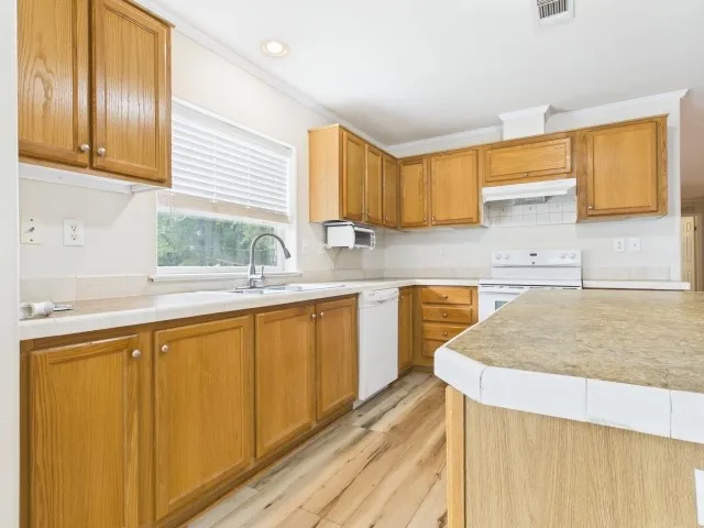 Mobile Home For Sale in Henderson County , 21104 Easy Street, Chandler, Texas 75758, 4 Bedroom, 2 Bathroom, Garage spaces, 2,280 Sqft, built in 2007, mls#21380728, Real Estate Agent in Chandler, Homes For Sale in Henderson county, Homes For Sale in Chandler, Realtor in Chandler Texas, Real Estate Brokerage Independent Realty Texas, Luminita Cordes Realtor