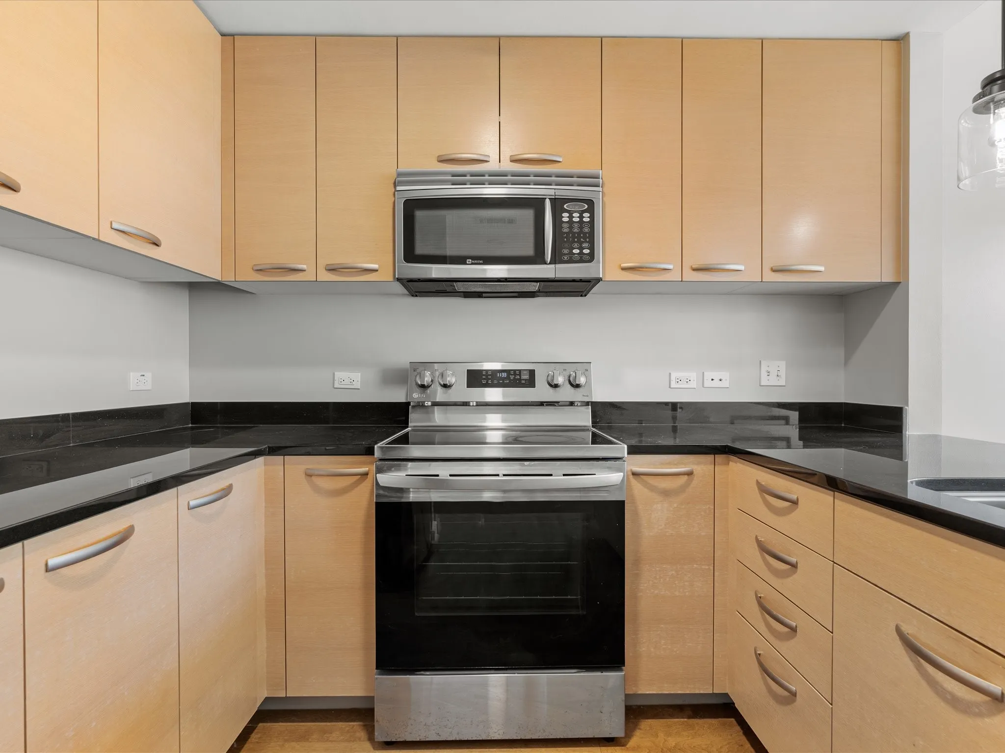 Condominium For Sale in Dallas County , 1200 Main Street 1612, Dallas, Texas 75202, 1 Bedroom, 1 Bathroom, 1 Garage spaces, 660 Sqft, built in 1974, mls#21380818, Real Estate Agent in Dallas, Homes For Sale in Dallas county, Homes For Sale in Dallas, Realtor in Dallas Texas, Real Estate Brokerage Independent Realty Texas, Luminita Cordes Realtor