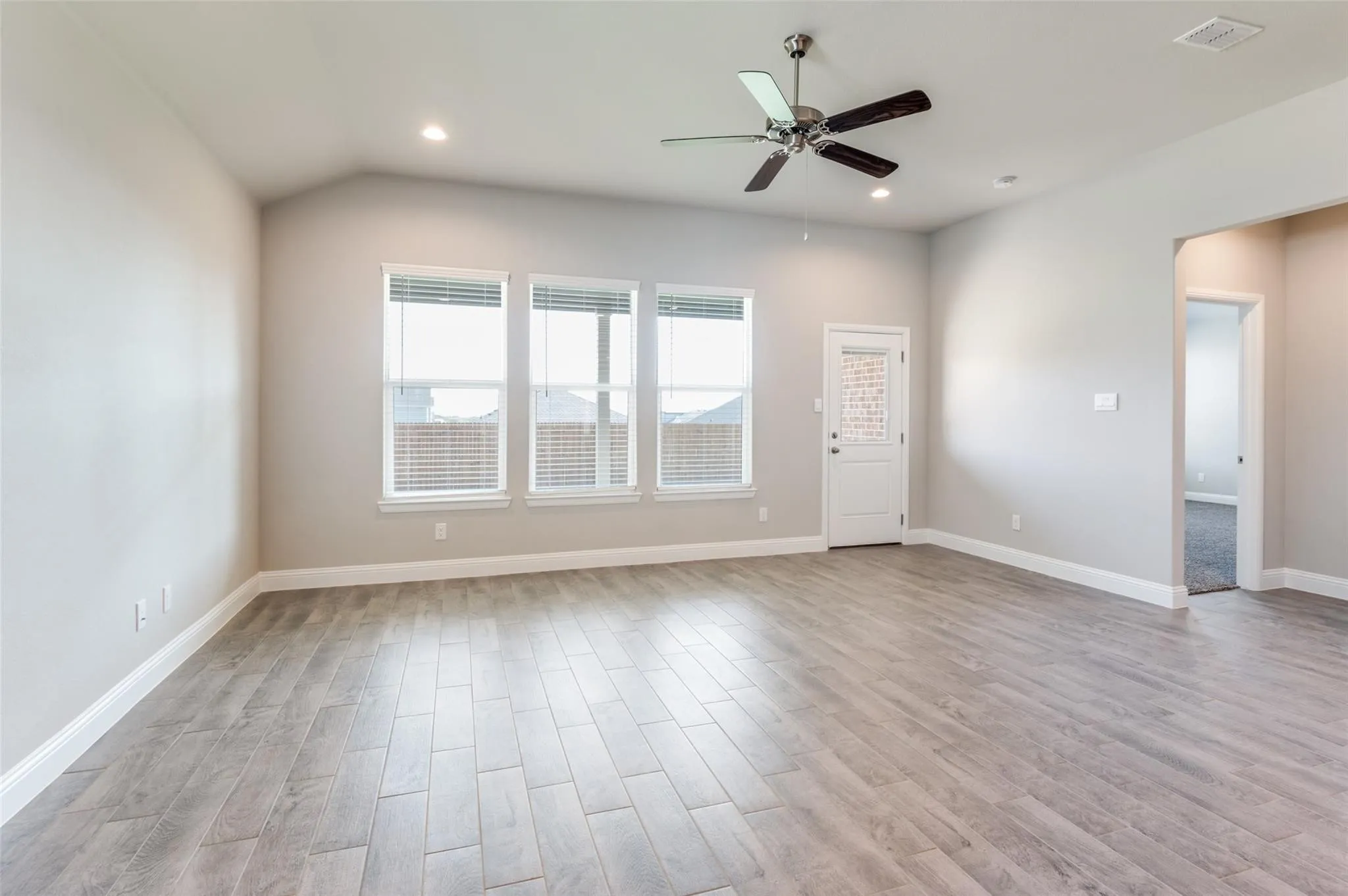 Single Family Residence For Rent in Denton County , 1517 Razorbill Road, Denton, Texas 76205, 4 Bedroom, 3 Bathroom, 2 Garage spaces, 2,625 Sqft, built in 2023, mls#21380915, Real Estate Agent in Denton, Homes For Rent in Denton county, Homes For Rent in Denton, Realtor in Denton Texas, Real Estate Brokerage Independent Realty Texas, Luminita Cordes Realtor