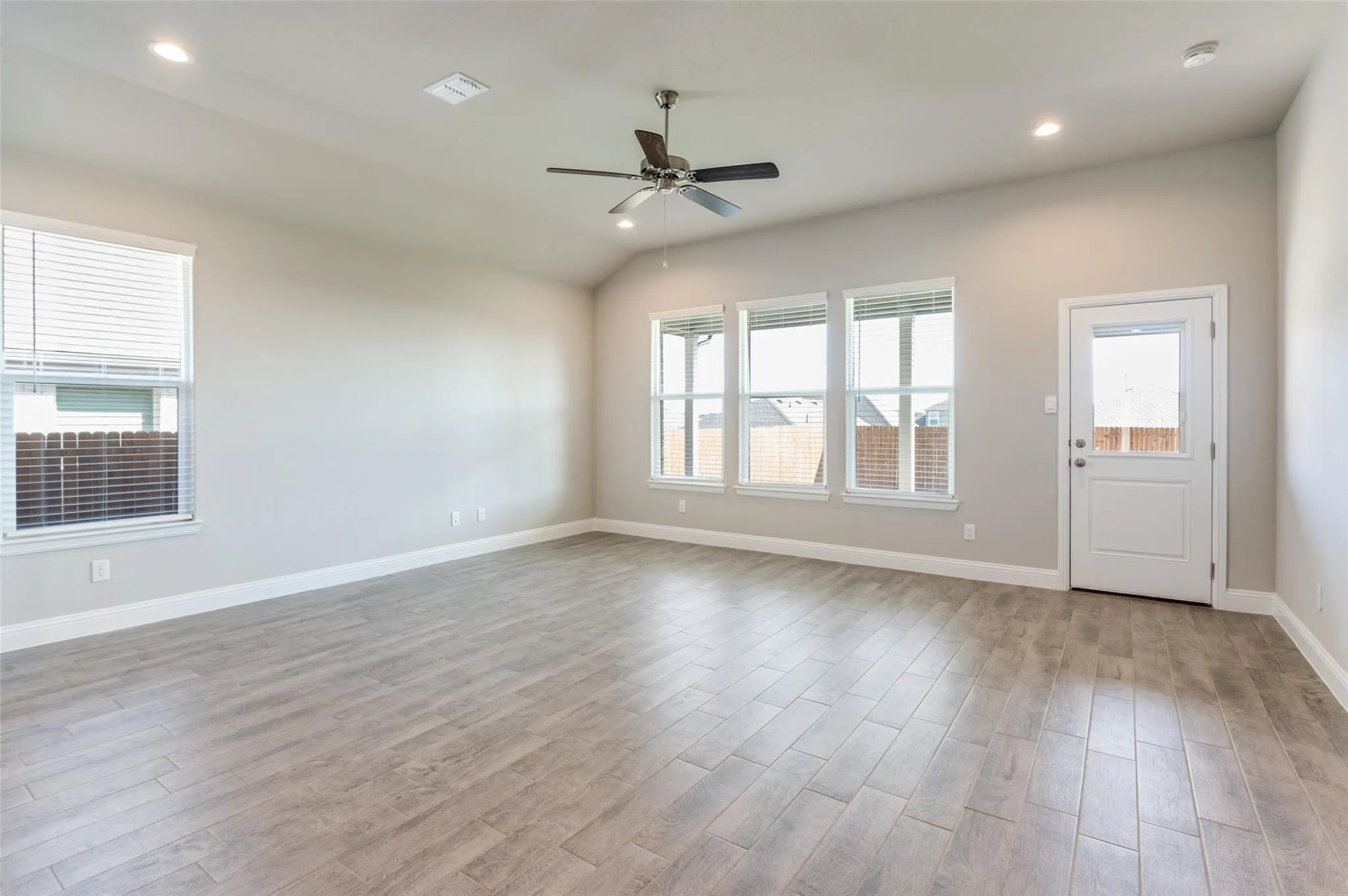 Single Family Residence For Rent in Denton County , 1517 Razorbill Road, Denton, Texas 76205, 4 Bedroom, 3 Bathroom, 2 Garage spaces, 2,625 Sqft, built in 2023, mls#21380915, Real Estate Agent in Denton, Homes For Rent in Denton county, Homes For Rent in Denton, Realtor in Denton Texas, Real Estate Brokerage Independent Realty Texas, Luminita Cordes Realtor