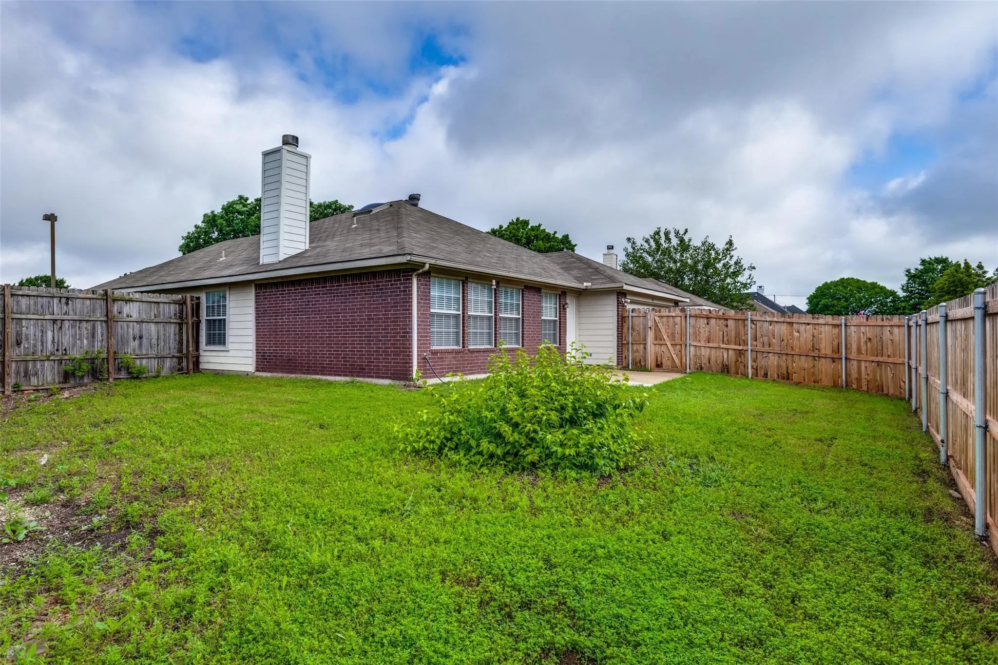 Single Family Residence For Sale in Collin County , 815 Bonnie Court, Allen, Texas 75002, 3 Bedroom, 2 Bathroom, 2 Garage spaces, 1,933 Sqft, built in 1998, mls#21380930, Real Estate Agent in Allen, Homes For Sale in Collin county, Homes For Sale in Allen, Realtor in Allen Texas, Real Estate Brokerage Independent Realty Texas, Luminita Cordes Realtor