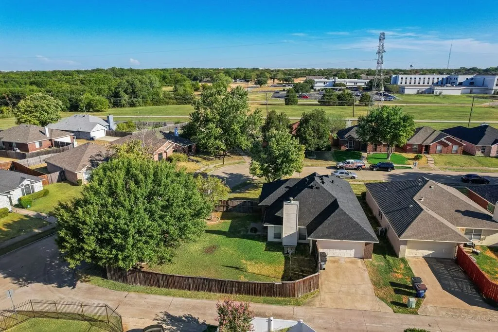 Single Family Residence For Sale in Dallas County , 2848 Saint Croix Avenue, Lancaster, Texas 75146, 3 Bedroom, 2 Bathroom, 2 Garage spaces, 1,490 Sqft, built in 1997, mls#21380932, Real Estate Agent in Lancaster, Homes For Sale in Dallas county, Homes For Sale in Lancaster, Realtor in Lancaster Texas, Real Estate Brokerage Independent Realty Texas, Luminita Cordes Realtor