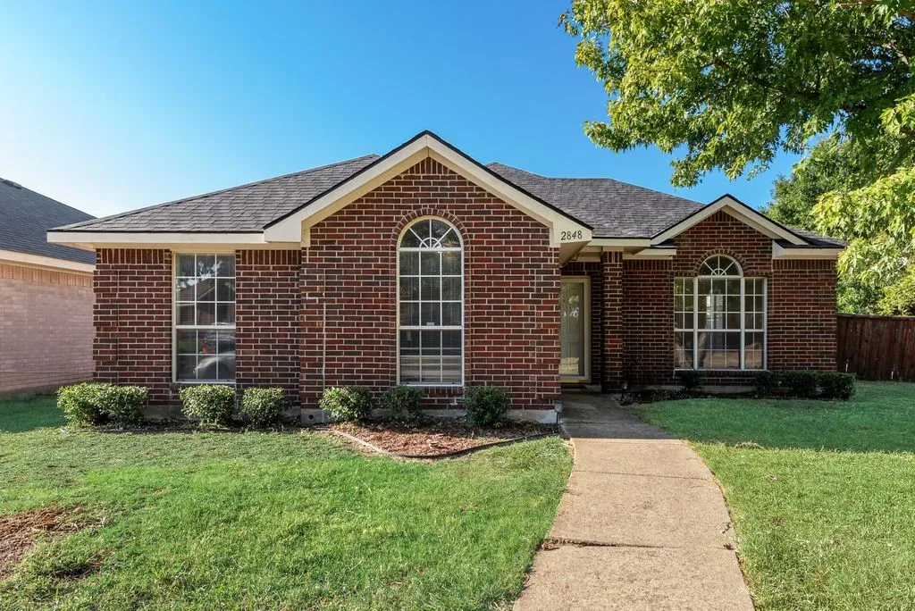Single Family Residence For Sale in Dallas County , 2848 Saint Croix Avenue, Lancaster, Texas 75146, 3 Bedroom, 2 Bathroom, 2 Garage spaces, 1,490 Sqft, built in 1997, mls#21380932, Real Estate Agent in Lancaster, Homes For Sale in Dallas county, Homes For Sale in Lancaster, Realtor in Lancaster Texas, Real Estate Brokerage Independent Realty Texas, Luminita Cordes Realtor