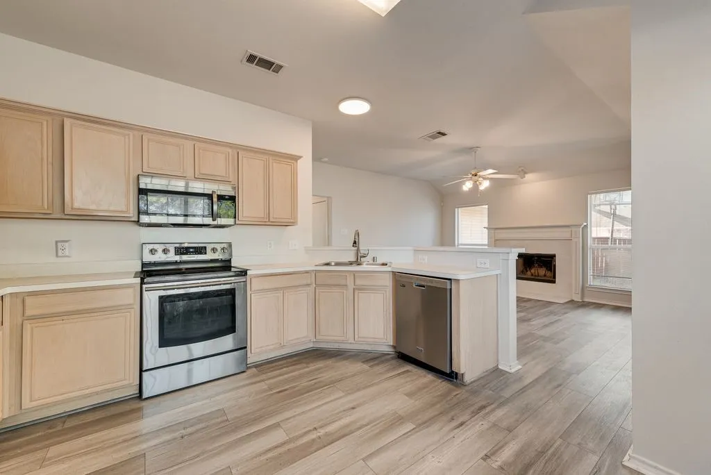 Single Family Residence For Sale in Dallas County , 2848 Saint Croix Avenue, Lancaster, Texas 75146, 3 Bedroom, 2 Bathroom, 2 Garage spaces, 1,490 Sqft, built in 1997, mls#21380932, Real Estate Agent in Lancaster, Homes For Sale in Dallas county, Homes For Sale in Lancaster, Realtor in Lancaster Texas, Real Estate Brokerage Independent Realty Texas, Luminita Cordes Realtor
