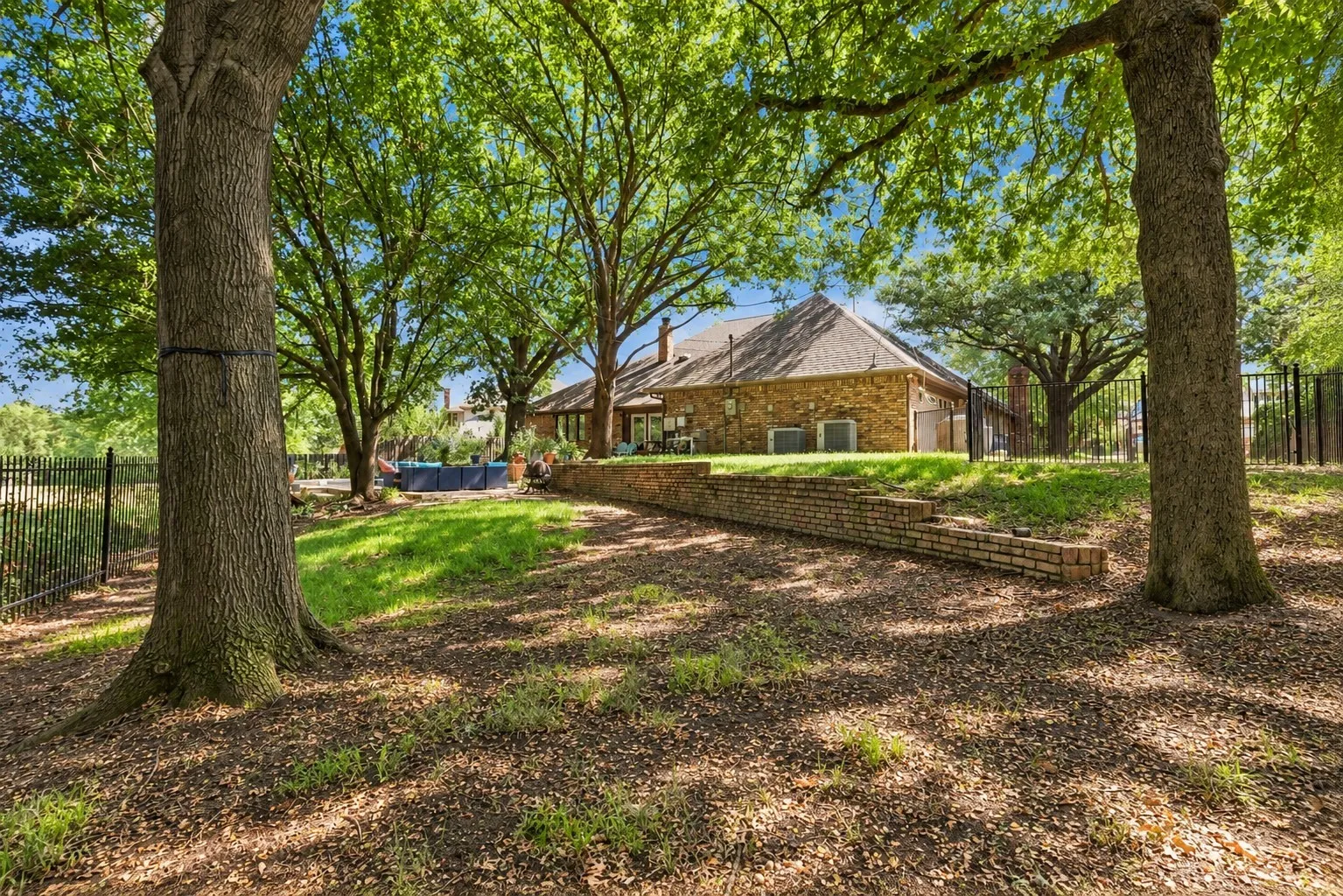 Single Family Residence For Sale in Tarrant County , 4016 Windermere Drive, Colleyville, Texas 76034, 4 Bedroom, 3 Bathroom, 2 Garage spaces, 3,520 Sqft, built in 1983, mls#21380618, Real Estate Agent in Colleyville, Homes For Sale in Tarrant county, Homes For Sale in Colleyville, Realtor in Colleyville Texas, Real Estate Brokerage Independent Realty Texas, Luminita Cordes Realtor