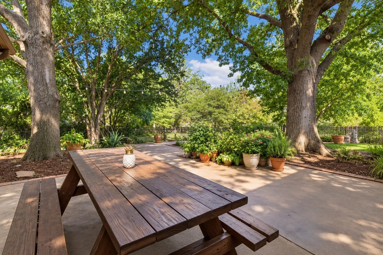 Single Family Residence For Sale in Tarrant County , 4016 Windermere Drive, Colleyville, Texas 76034, 4 Bedroom, 3 Bathroom, 2 Garage spaces, 3,520 Sqft, built in 1983, mls#21380618, Real Estate Agent in Colleyville, Homes For Sale in Tarrant county, Homes For Sale in Colleyville, Realtor in Colleyville Texas, Real Estate Brokerage Independent Realty Texas, Luminita Cordes Realtor