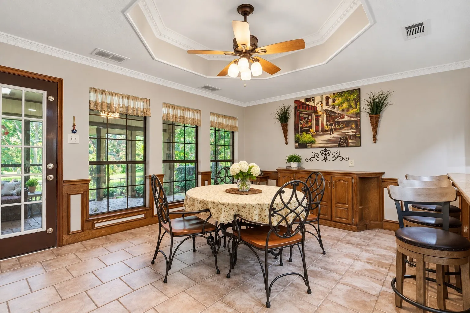 Single Family Residence For Sale in Tarrant County , 4016 Windermere Drive, Colleyville, Texas 76034, 4 Bedroom, 3 Bathroom, 2 Garage spaces, 3,520 Sqft, built in 1983, mls#21380618, Real Estate Agent in Colleyville, Homes For Sale in Tarrant county, Homes For Sale in Colleyville, Realtor in Colleyville Texas, Real Estate Brokerage Independent Realty Texas, Luminita Cordes Realtor