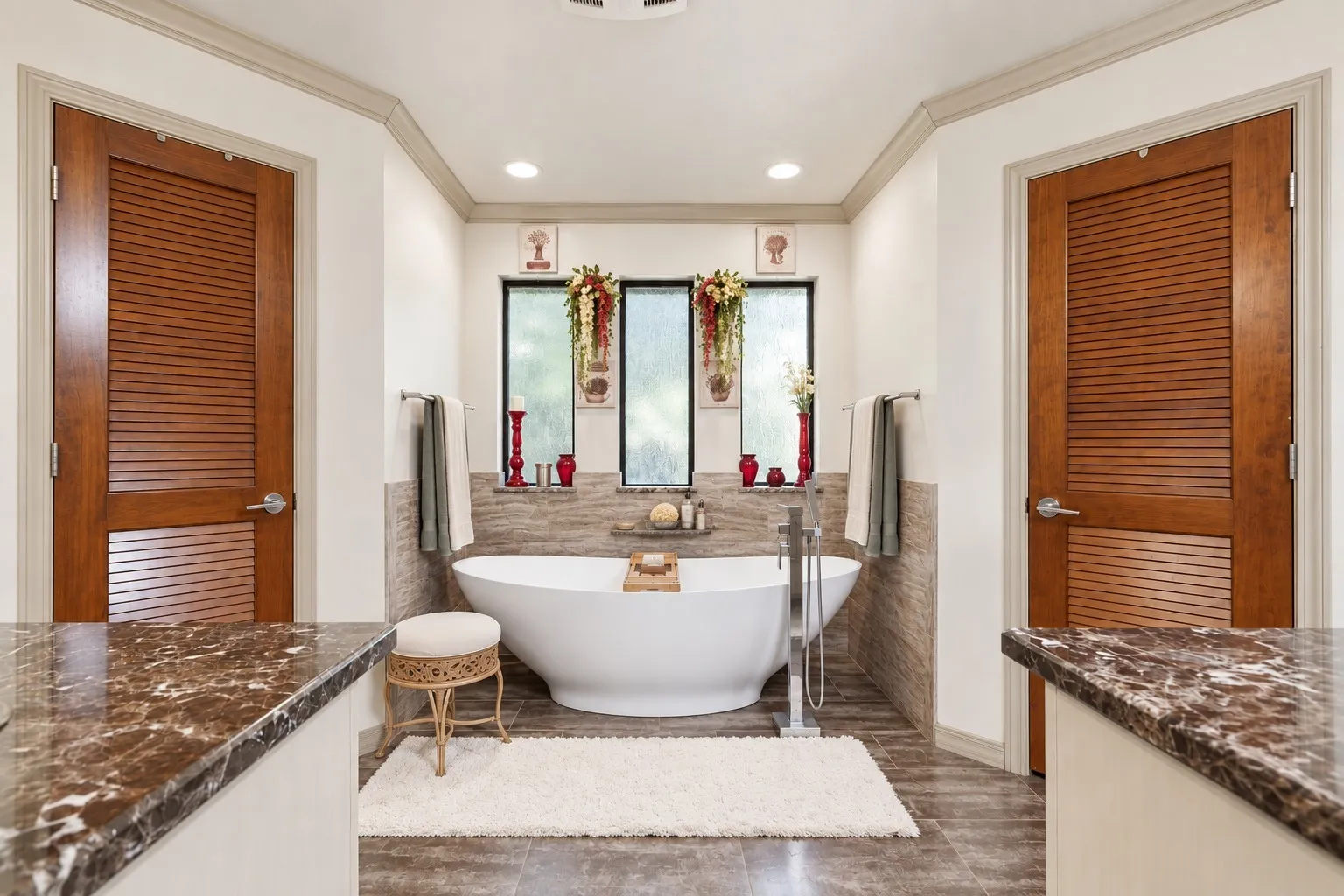 Single Family Residence For Sale in Tarrant County , 4016 Windermere Drive, Colleyville, Texas 76034, 4 Bedroom, 3 Bathroom, 2 Garage spaces, 3,520 Sqft, built in 1983, mls#21380618, Real Estate Agent in Colleyville, Homes For Sale in Tarrant county, Homes For Sale in Colleyville, Realtor in Colleyville Texas, Real Estate Brokerage Independent Realty Texas, Luminita Cordes Realtor