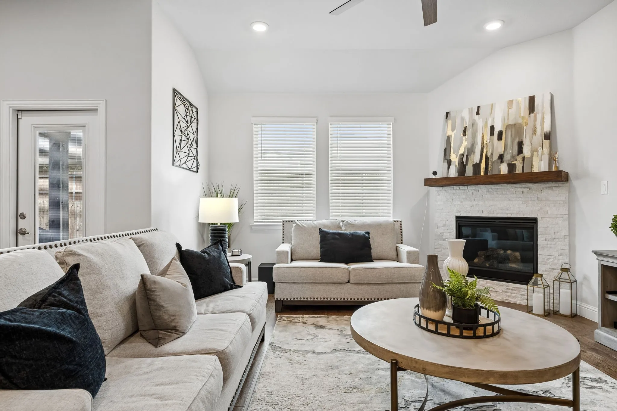 Single Family Residence For Sale in Denton County , 5100 Unity Drive, Denton, Texas 76207, 3 Bedroom, 3 Bathroom, 2 Garage spaces, 2,606 Sqft, built in 2022, mls#21380943, Real Estate Agent in Denton, Homes For Sale in Denton county, Homes For Sale in Denton, Realtor in Denton Texas, Real Estate Brokerage Independent Realty Texas, Luminita Cordes Realtor