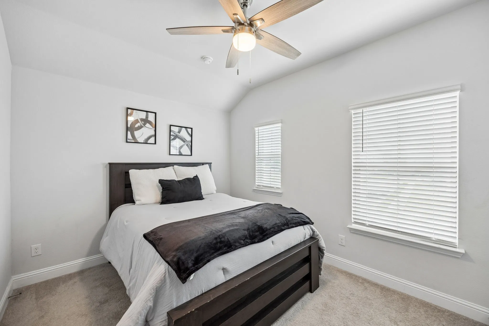 Single Family Residence For Sale in Denton County , 5100 Unity Drive, Denton, Texas 76207, 3 Bedroom, 3 Bathroom, 2 Garage spaces, 2,606 Sqft, built in 2022, mls#21380943, Real Estate Agent in Denton, Homes For Sale in Denton county, Homes For Sale in Denton, Realtor in Denton Texas, Real Estate Brokerage Independent Realty Texas, Luminita Cordes Realtor