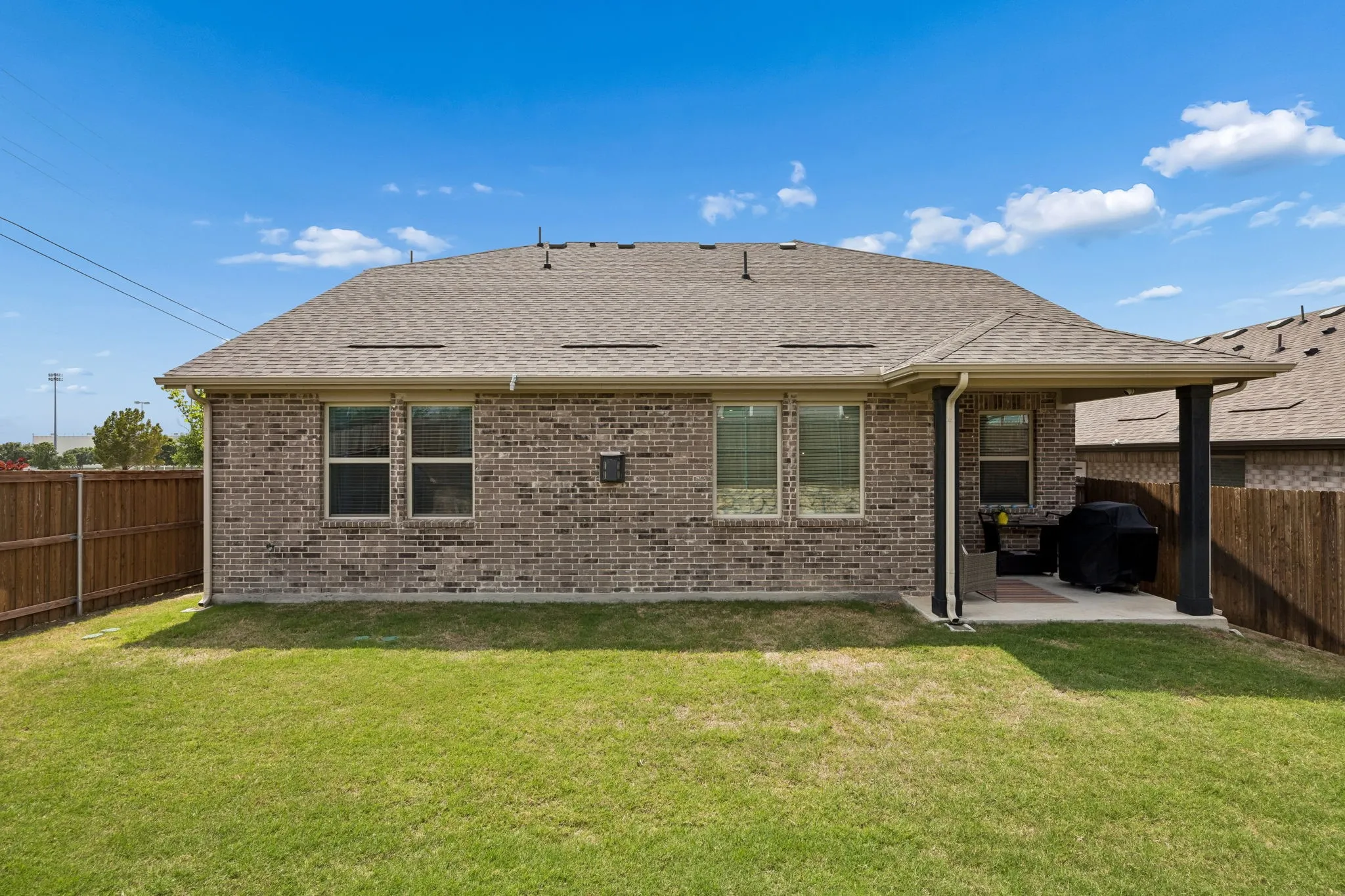 Single Family Residence For Sale in Denton County , 5100 Unity Drive, Denton, Texas 76207, 3 Bedroom, 3 Bathroom, 2 Garage spaces, 2,606 Sqft, built in 2022, mls#21380943, Real Estate Agent in Denton, Homes For Sale in Denton county, Homes For Sale in Denton, Realtor in Denton Texas, Real Estate Brokerage Independent Realty Texas, Luminita Cordes Realtor