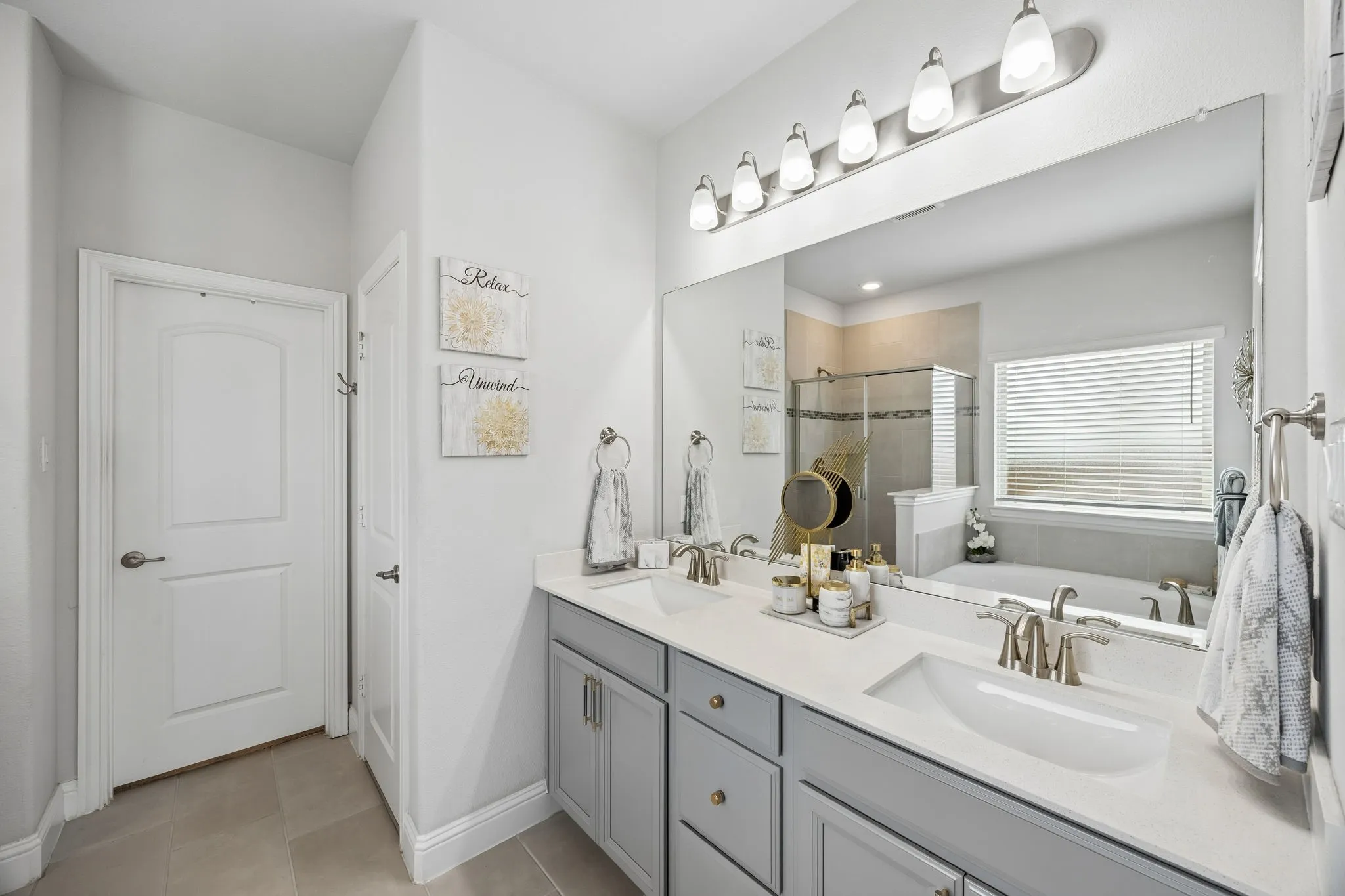 Single Family Residence For Sale in Denton County , 5100 Unity Drive, Denton, Texas 76207, 3 Bedroom, 3 Bathroom, 2 Garage spaces, 2,606 Sqft, built in 2022, mls#21380943, Real Estate Agent in Denton, Homes For Sale in Denton county, Homes For Sale in Denton, Realtor in Denton Texas, Real Estate Brokerage Independent Realty Texas, Luminita Cordes Realtor