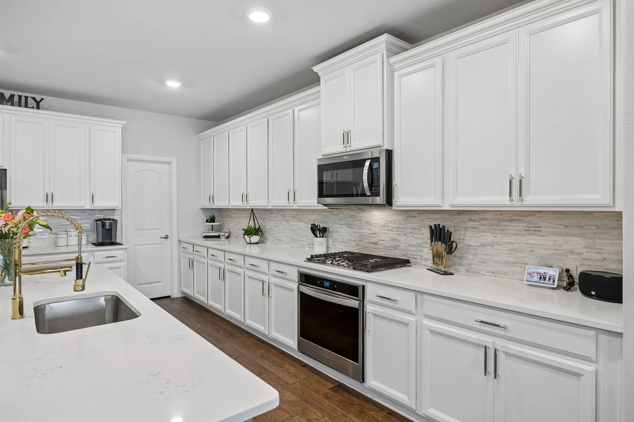 Single Family Residence For Sale in Denton County , 5100 Unity Drive, Denton, Texas 76207, 3 Bedroom, 3 Bathroom, 2 Garage spaces, 2,606 Sqft, built in 2022, mls#21380943, Real Estate Agent in Denton, Homes For Sale in Denton county, Homes For Sale in Denton, Realtor in Denton Texas, Real Estate Brokerage Independent Realty Texas, Luminita Cordes Realtor