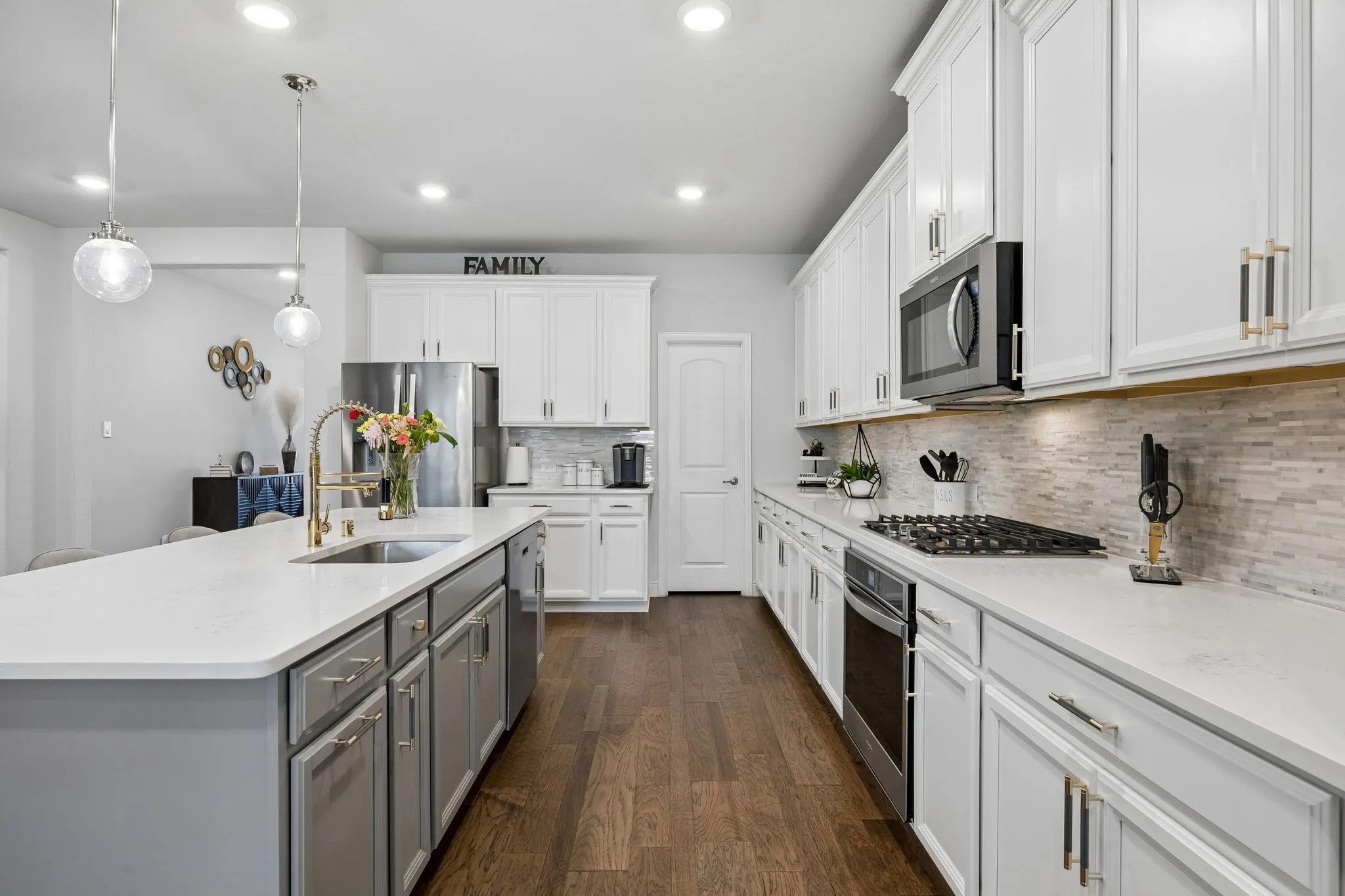 Single Family Residence For Sale in Denton County , 5100 Unity Drive, Denton, Texas 76207, 3 Bedroom, 3 Bathroom, 2 Garage spaces, 2,606 Sqft, built in 2022, mls#21380943, Real Estate Agent in Denton, Homes For Sale in Denton county, Homes For Sale in Denton, Realtor in Denton Texas, Real Estate Brokerage Independent Realty Texas, Luminita Cordes Realtor