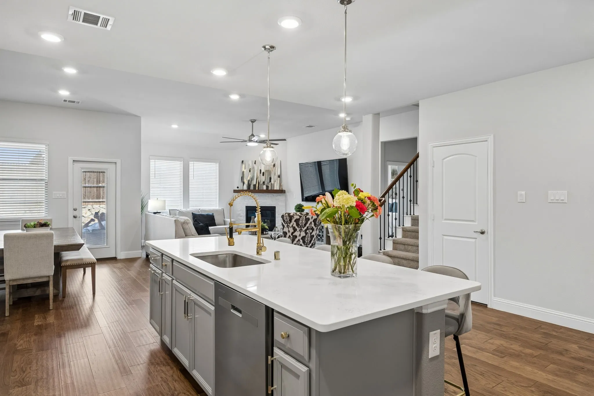 Single Family Residence For Sale in Denton County , 5100 Unity Drive, Denton, Texas 76207, 3 Bedroom, 3 Bathroom, 2 Garage spaces, 2,606 Sqft, built in 2022, mls#21380943, Real Estate Agent in Denton, Homes For Sale in Denton county, Homes For Sale in Denton, Realtor in Denton Texas, Real Estate Brokerage Independent Realty Texas, Luminita Cordes Realtor