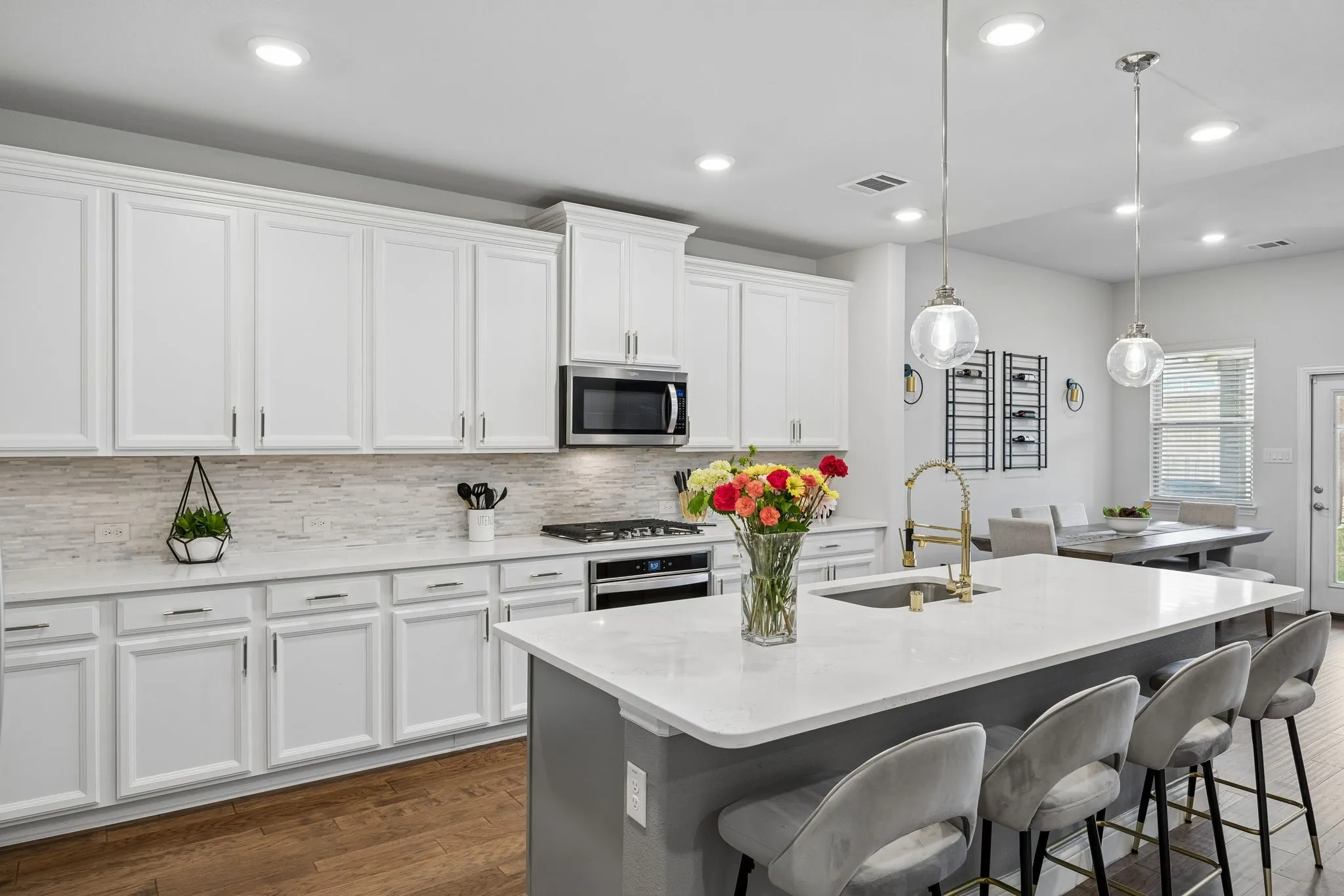 Single Family Residence For Sale in Denton County , 5100 Unity Drive, Denton, Texas 76207, 3 Bedroom, 3 Bathroom, 2 Garage spaces, 2,606 Sqft, built in 2022, mls#21380943, Real Estate Agent in Denton, Homes For Sale in Denton county, Homes For Sale in Denton, Realtor in Denton Texas, Real Estate Brokerage Independent Realty Texas, Luminita Cordes Realtor