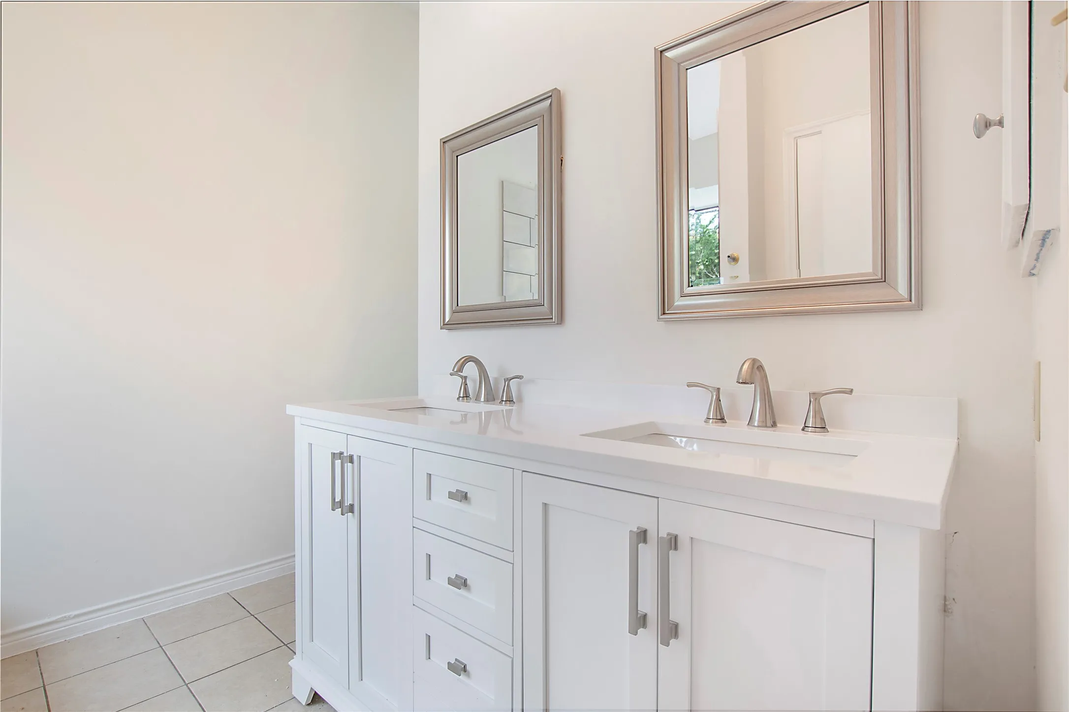 Primary Bath En-Suite