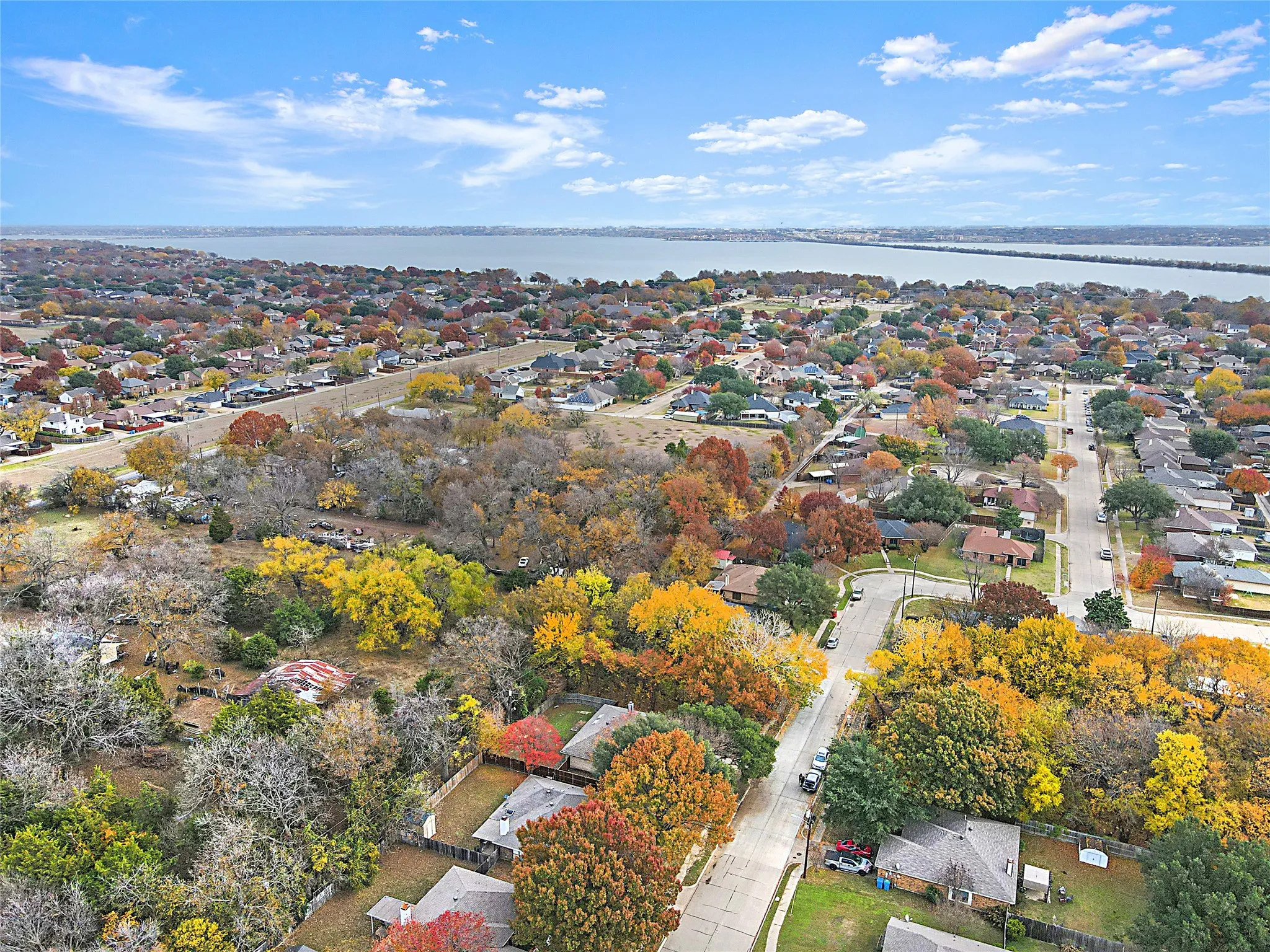 Single Family Residence For Sale in Dallas County , 7613 Bob White Drive, Rowlett, Texas 75088, 3 Bedroom, 2 Bathroom, 2 Garage spaces, 1,410 Sqft, built in 1986, mls#21362063, Real Estate Agent in Rowlett, Homes For Sale in Dallas county, Homes For Sale in Rowlett, Realtor in Rowlett Texas, Real Estate Brokerage Independent Realty Texas, Luminita Cordes Realtor