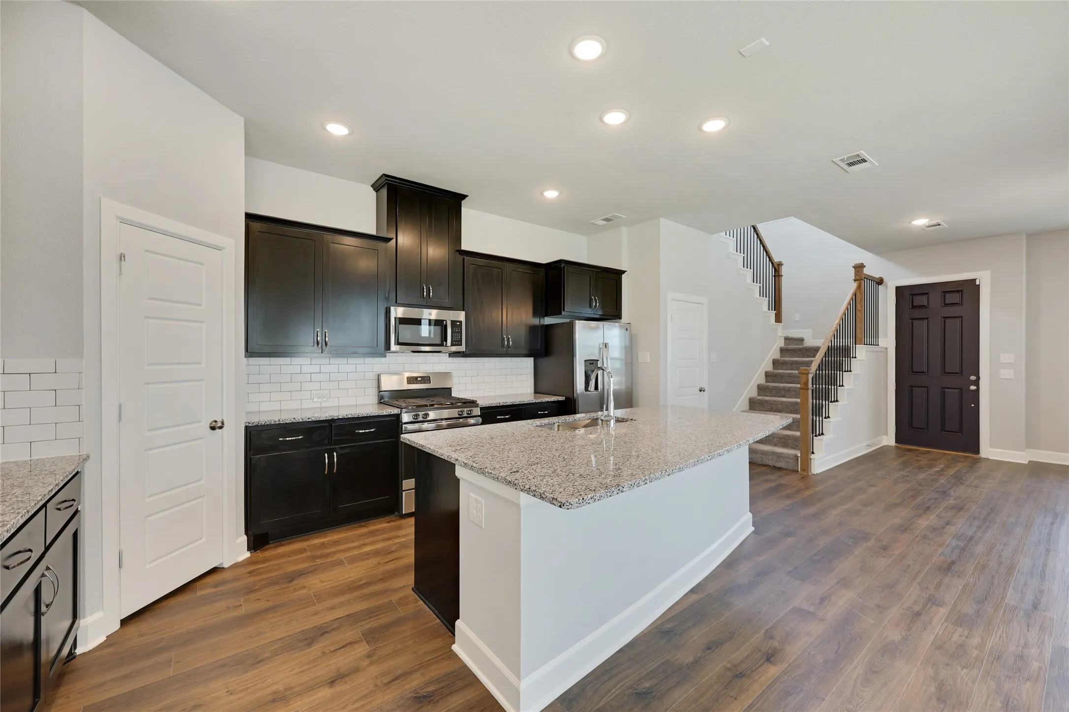 Single Family Residence For Rent in Parker County , 14421 Walsh Avenue, Fort Worth, Texas 76008, 3 Bedroom, 3 Bathroom, 2 Garage spaces, 1,938 Sqft, built in 2021, mls#21379184, Real Estate Agent in Fort Worth, Homes For Rent in Parker county, Homes For Rent in Fort Worth, Realtor in Fort Worth Texas, Real Estate Brokerage Independent Realty Texas, Luminita Cordes Realtor