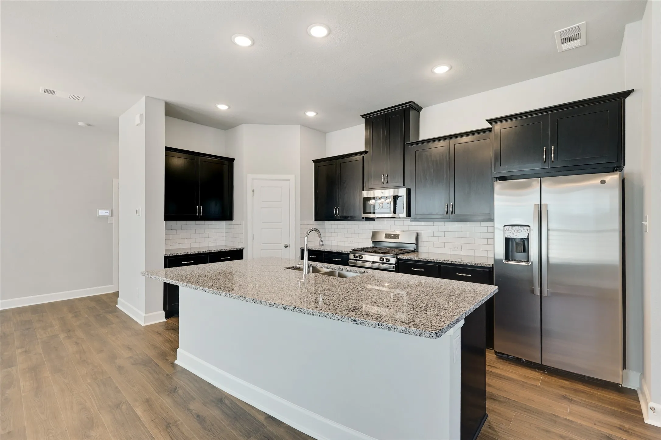 Single Family Residence For Rent in Parker County , 14421 Walsh Avenue, Fort Worth, Texas 76008, 3 Bedroom, 3 Bathroom, 2 Garage spaces, 1,938 Sqft, built in 2021, mls#21379184, Real Estate Agent in Fort Worth, Homes For Rent in Parker county, Homes For Rent in Fort Worth, Realtor in Fort Worth Texas, Real Estate Brokerage Independent Realty Texas, Luminita Cordes Realtor