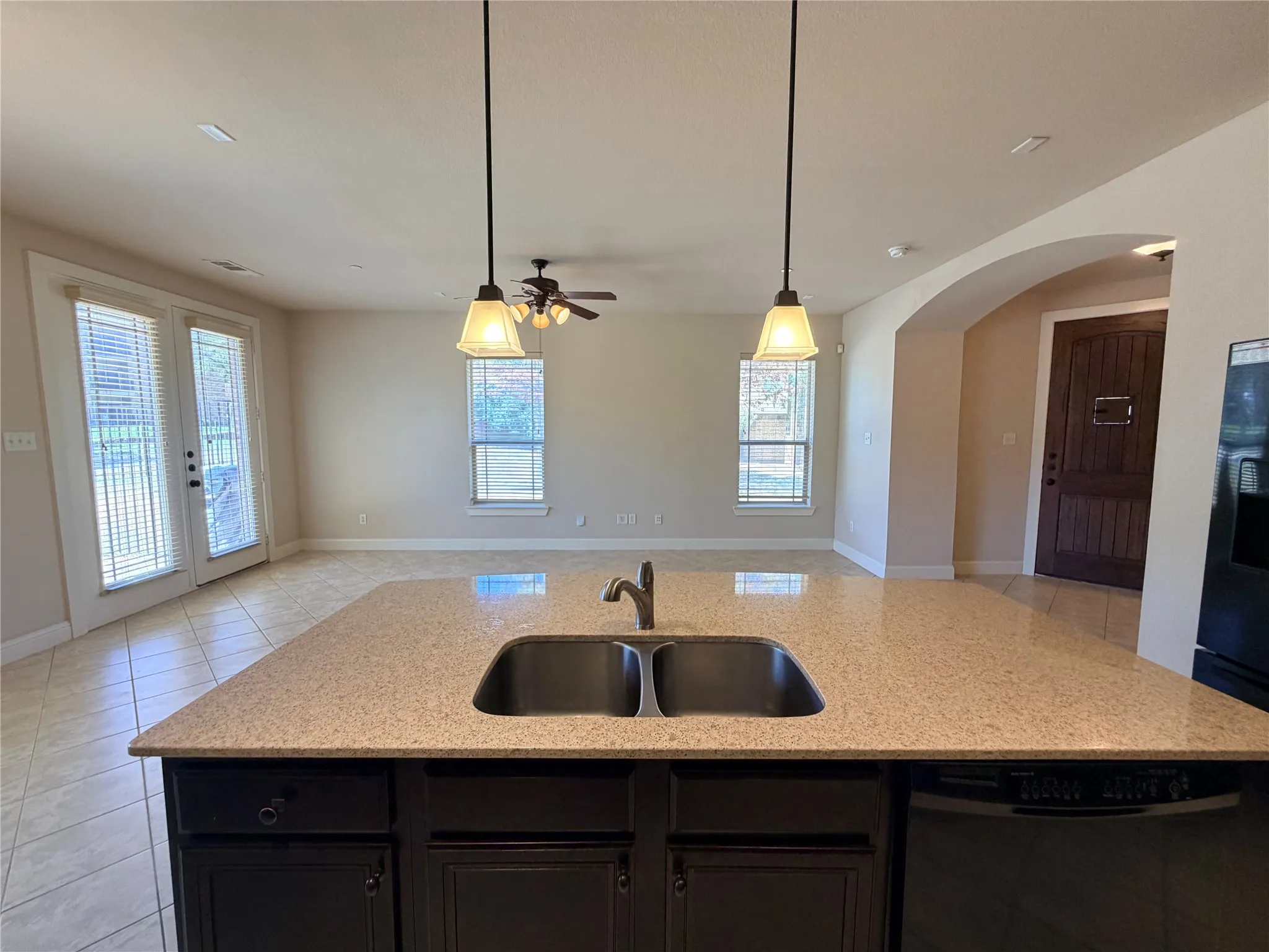 Townhouse For Rent in Tarrant County , 950 Brook Forest Lane, Euless, Texas 76039, 2 Bedroom, 3 Bathroom, 2 Garage spaces, 1,894 Sqft, built in 2009, mls#21380952, Real Estate Agent in Euless, Homes For Rent in Tarrant county, Homes For Rent in Euless, Realtor in Euless Texas, Real Estate Brokerage Independent Realty Texas, Luminita Cordes Realtor