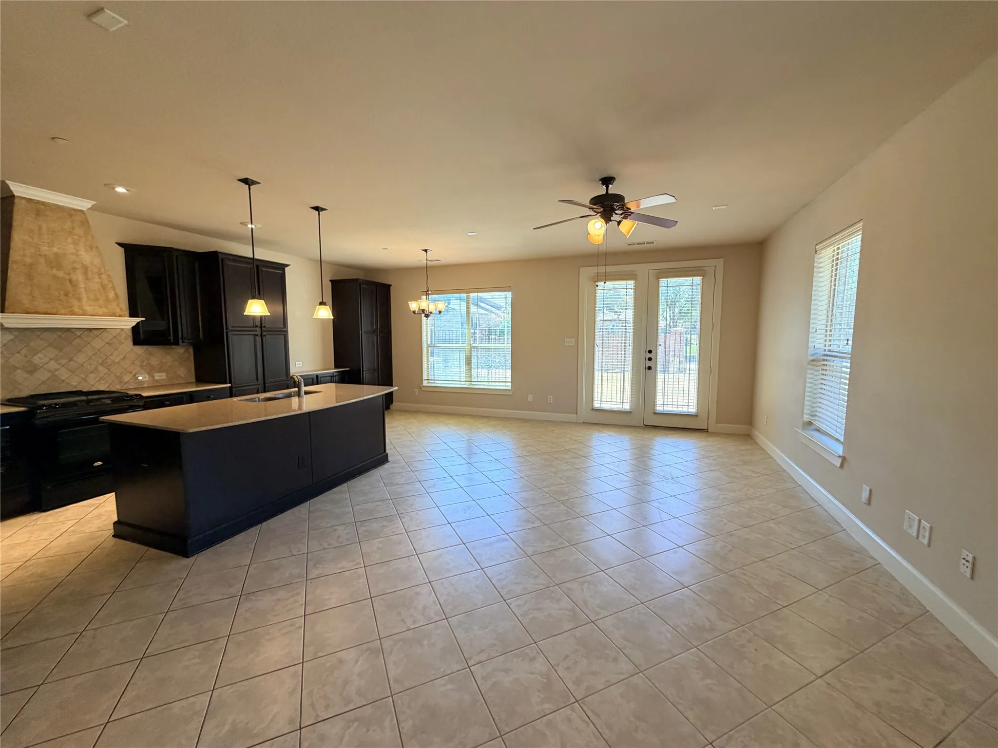 Townhouse For Rent in Tarrant County , 950 Brook Forest Lane, Euless, Texas 76039, 2 Bedroom, 3 Bathroom, 2 Garage spaces, 1,894 Sqft, built in 2009, mls#21380952, Real Estate Agent in Euless, Homes For Rent in Tarrant county, Homes For Rent in Euless, Realtor in Euless Texas, Real Estate Brokerage Independent Realty Texas, Luminita Cordes Realtor