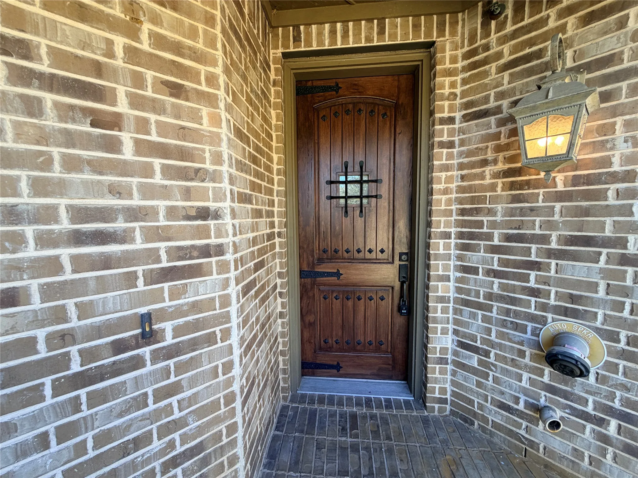 Townhouse For Rent in Tarrant County , 950 Brook Forest Lane, Euless, Texas 76039, 2 Bedroom, 3 Bathroom, 2 Garage spaces, 1,894 Sqft, built in 2009, mls#21380952, Real Estate Agent in Euless, Homes For Rent in Tarrant county, Homes For Rent in Euless, Realtor in Euless Texas, Real Estate Brokerage Independent Realty Texas, Luminita Cordes Realtor