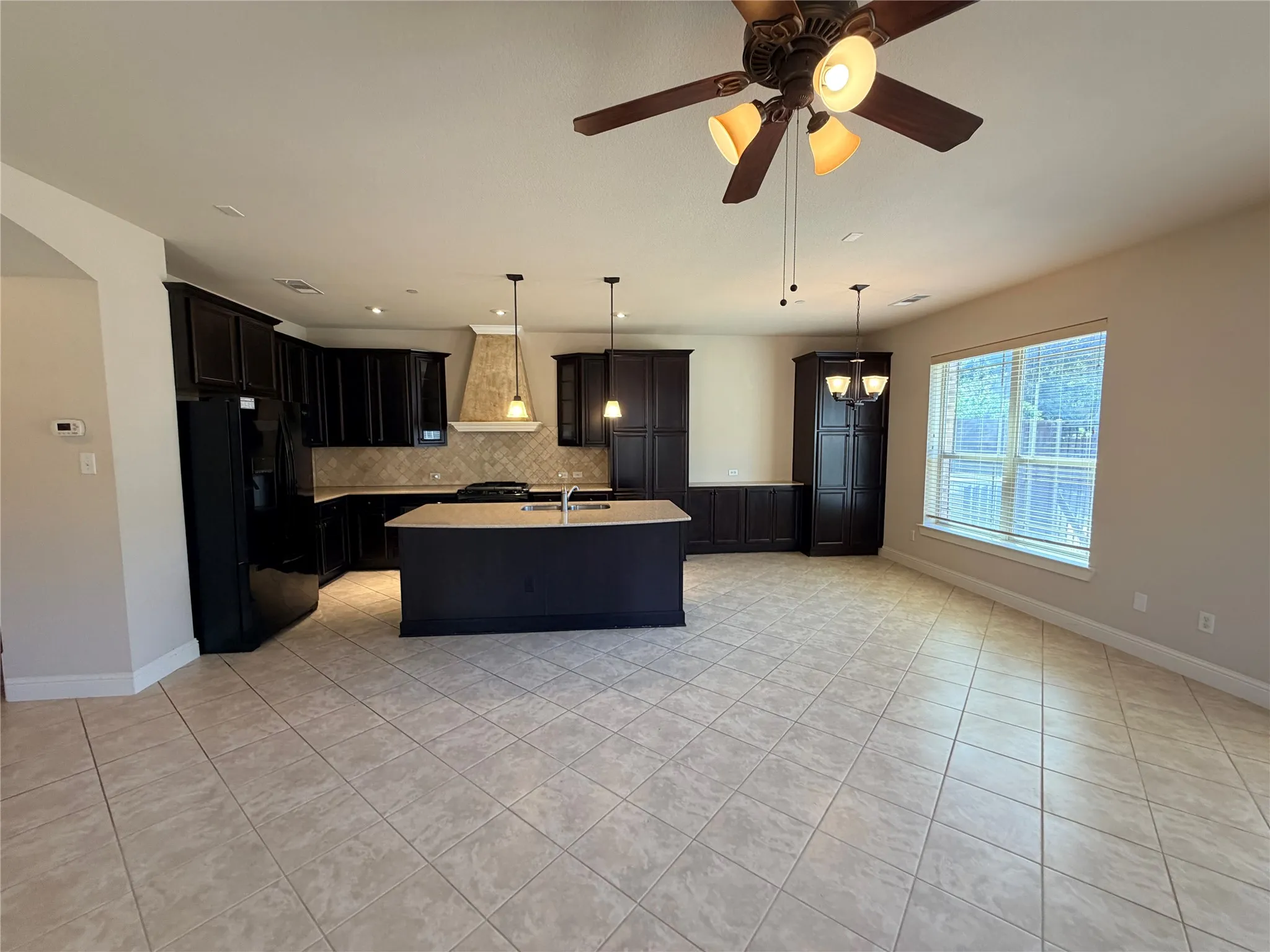 Townhouse For Rent in Tarrant County , 950 Brook Forest Lane, Euless, Texas 76039, 2 Bedroom, 3 Bathroom, 2 Garage spaces, 1,894 Sqft, built in 2009, mls#21380952, Real Estate Agent in Euless, Homes For Rent in Tarrant county, Homes For Rent in Euless, Realtor in Euless Texas, Real Estate Brokerage Independent Realty Texas, Luminita Cordes Realtor