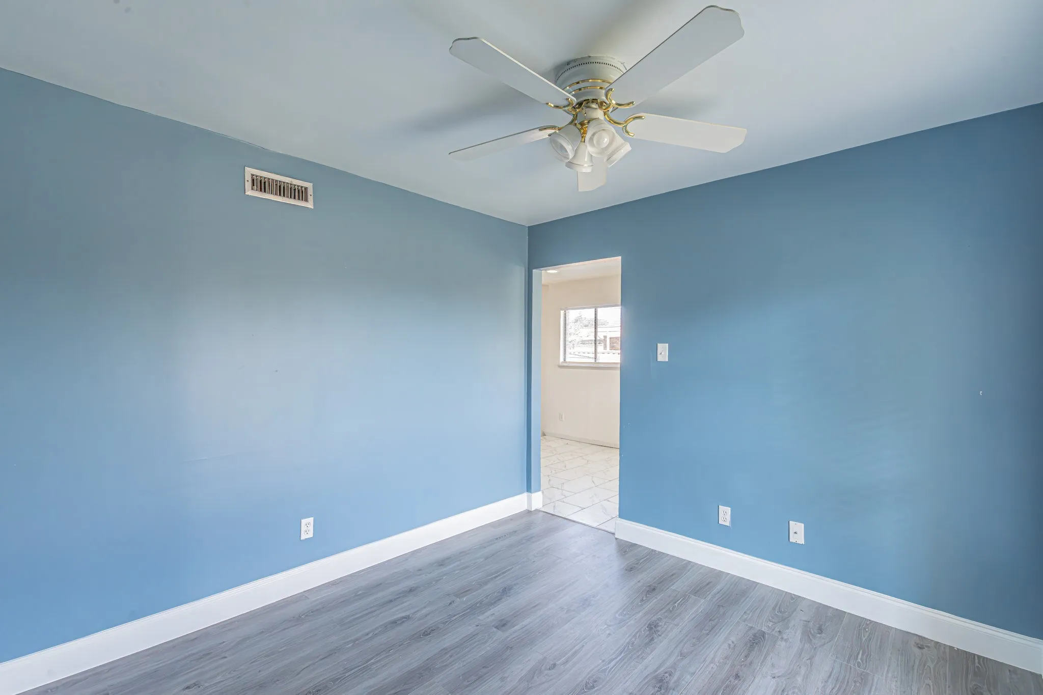 Single Family Residence For Sale in Dallas County , 2901 Gayle Drive, Garland, Texas 75044, 3 Bedroom, 2 Bathroom, 2 Garage spaces, 1,666 Sqft, built in 1979, mls#21380912, Real Estate Agent in Garland, Homes For Sale in Dallas county, Homes For Sale in Garland, Realtor in Garland Texas, Real Estate Brokerage Independent Realty Texas, Luminita Cordes Realtor