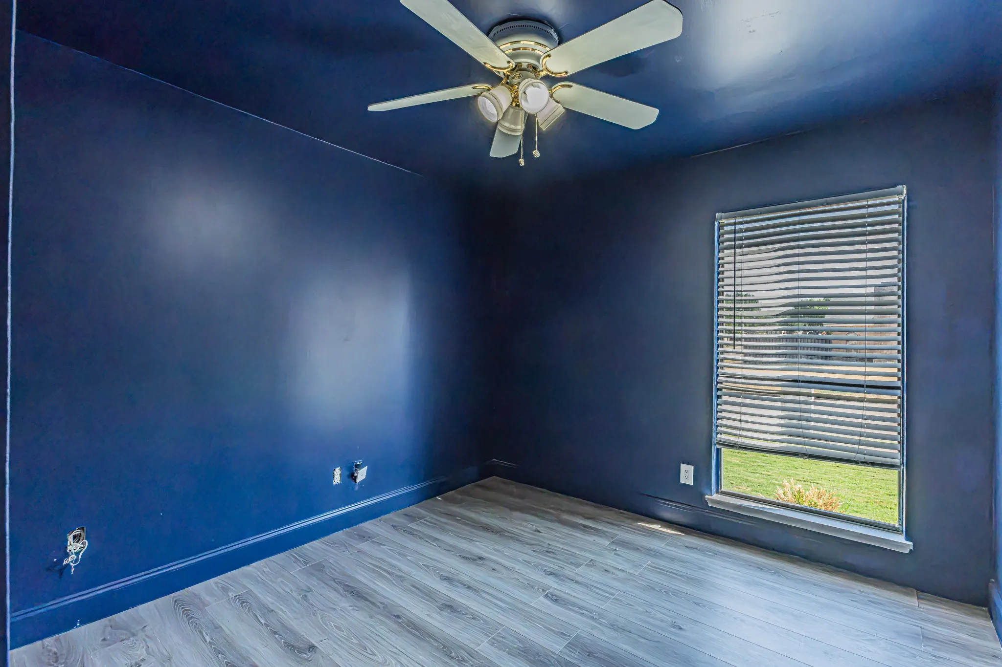 Single Family Residence For Sale in Dallas County , 2901 Gayle Drive, Garland, Texas 75044, 3 Bedroom, 2 Bathroom, 2 Garage spaces, 1,666 Sqft, built in 1979, mls#21380912, Real Estate Agent in Garland, Homes For Sale in Dallas county, Homes For Sale in Garland, Realtor in Garland Texas, Real Estate Brokerage Independent Realty Texas, Luminita Cordes Realtor