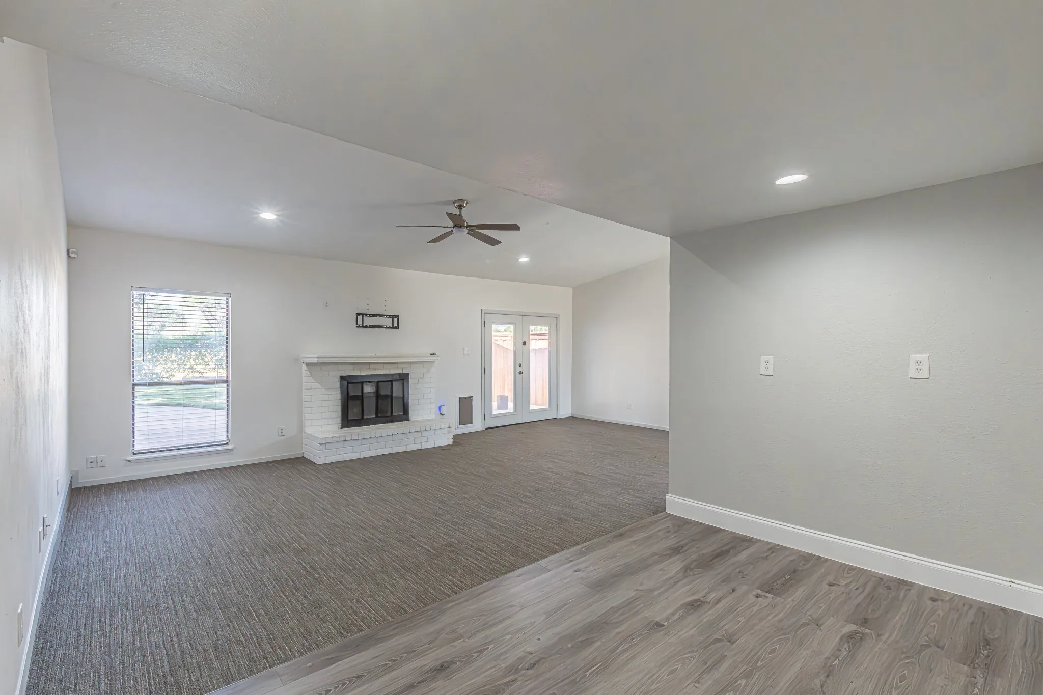 Single Family Residence For Sale in Dallas County , 2901 Gayle Drive, Garland, Texas 75044, 3 Bedroom, 2 Bathroom, 2 Garage spaces, 1,666 Sqft, built in 1979, mls#21380912, Real Estate Agent in Garland, Homes For Sale in Dallas county, Homes For Sale in Garland, Realtor in Garland Texas, Real Estate Brokerage Independent Realty Texas, Luminita Cordes Realtor