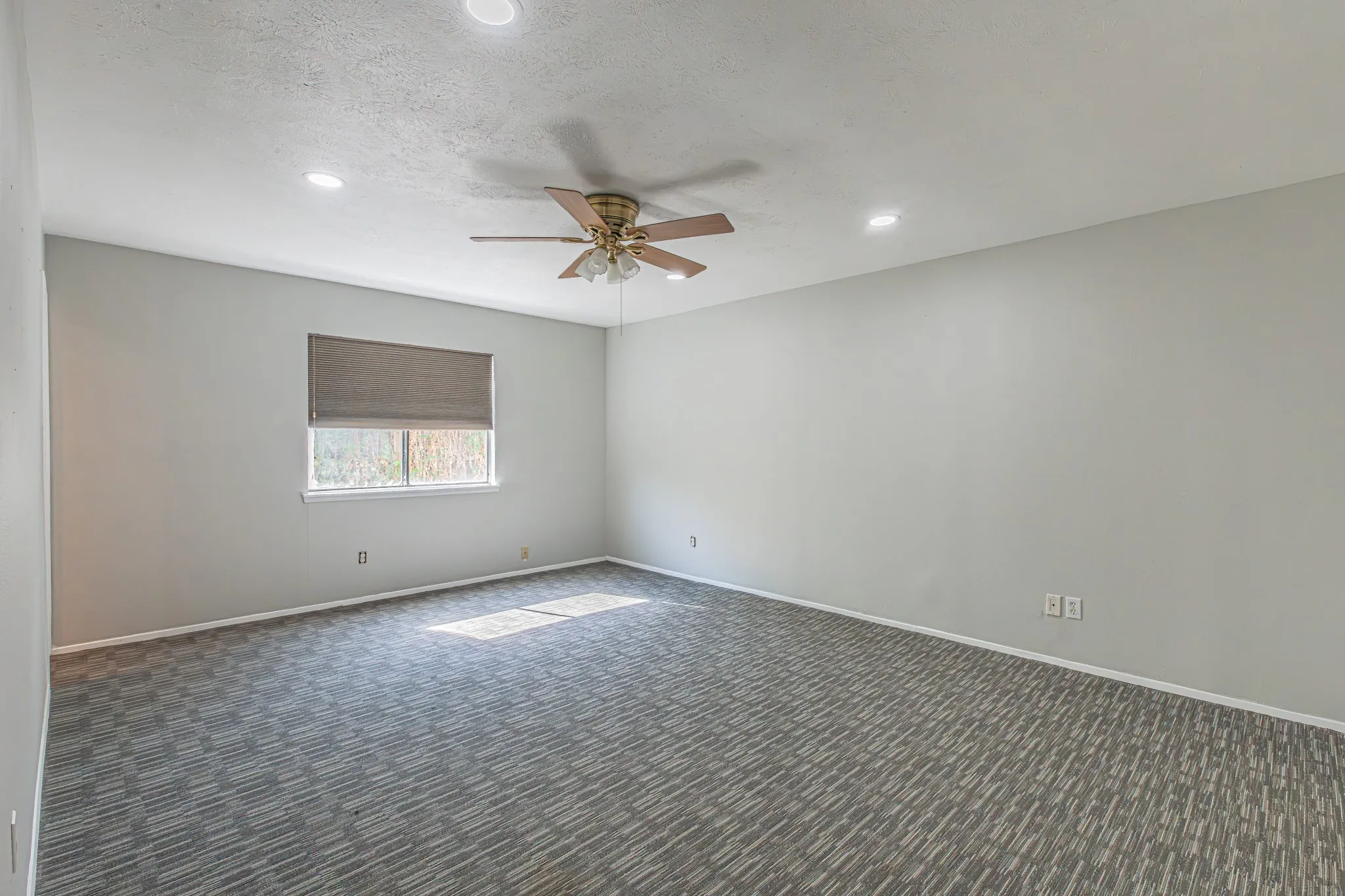 Single Family Residence For Sale in Dallas County , 2901 Gayle Drive, Garland, Texas 75044, 3 Bedroom, 2 Bathroom, 2 Garage spaces, 1,666 Sqft, built in 1979, mls#21380912, Real Estate Agent in Garland, Homes For Sale in Dallas county, Homes For Sale in Garland, Realtor in Garland Texas, Real Estate Brokerage Independent Realty Texas, Luminita Cordes Realtor