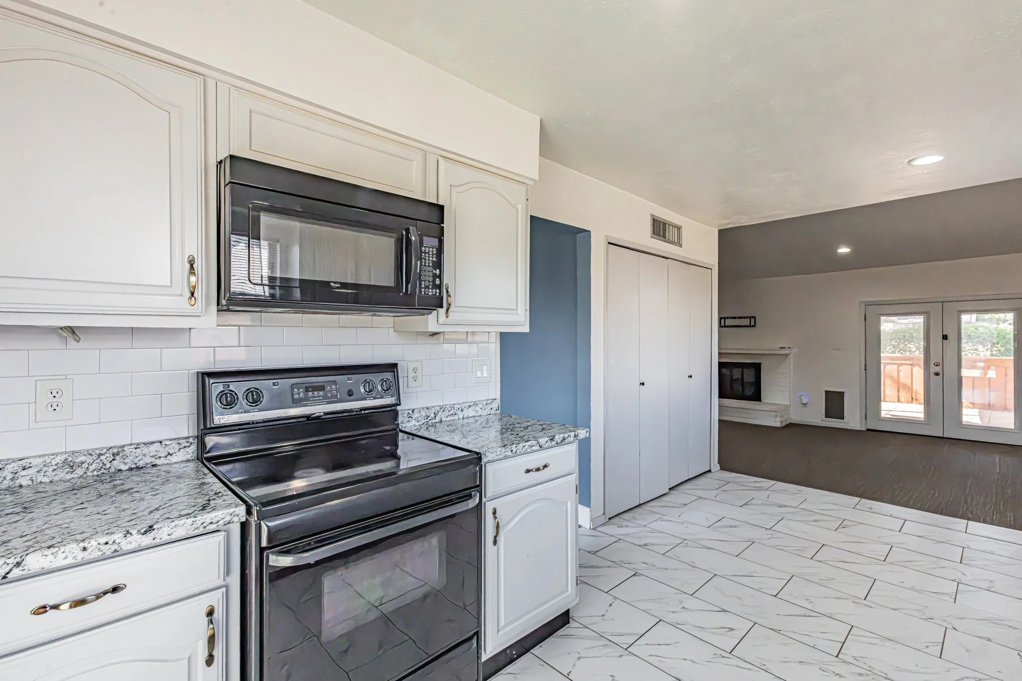 Single Family Residence For Sale in Dallas County , 2901 Gayle Drive, Garland, Texas 75044, 3 Bedroom, 2 Bathroom, 2 Garage spaces, 1,666 Sqft, built in 1979, mls#21380912, Real Estate Agent in Garland, Homes For Sale in Dallas county, Homes For Sale in Garland, Realtor in Garland Texas, Real Estate Brokerage Independent Realty Texas, Luminita Cordes Realtor