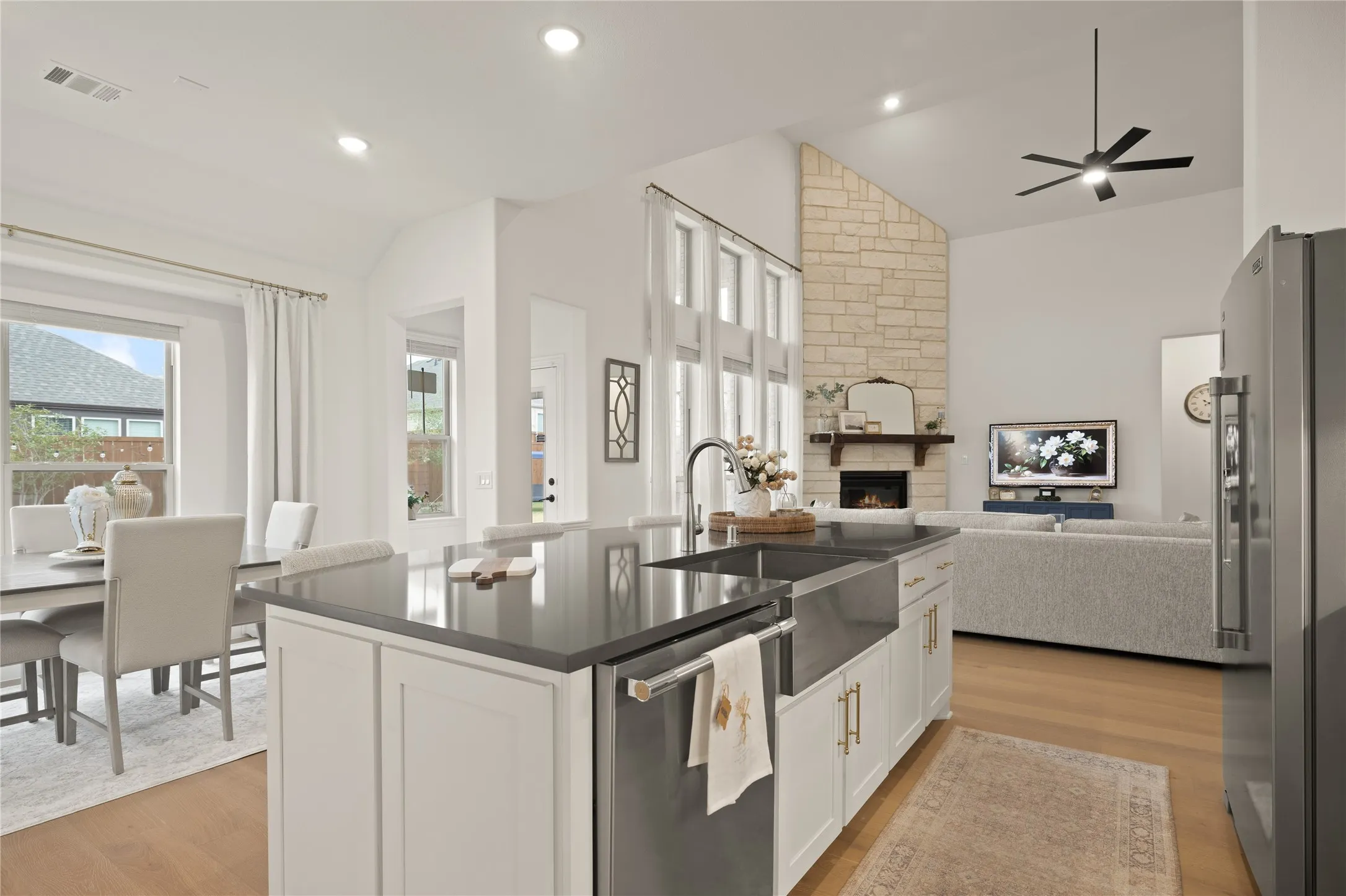 Perfect for everyday living and entertaining family and friends. This is the kitchen your guests want to be in.
